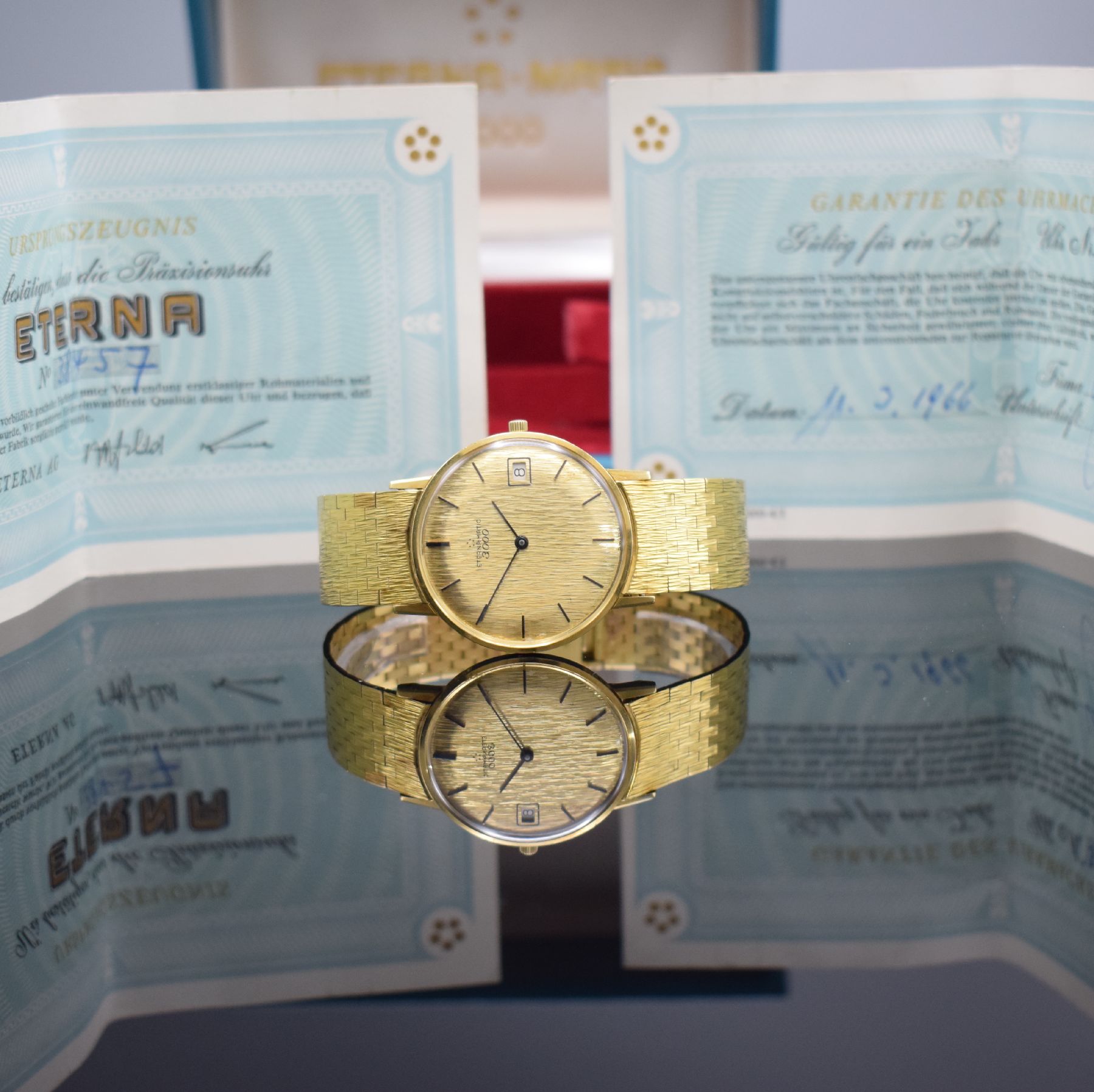 ETERNA-MATIC 3000 nahezu neuwertige Herrenarmbanduhr in GG 750/000 mit Box & Papier Referenz 744, Schweiz um 1965, Automatik, flaches Geh., Boden & ...