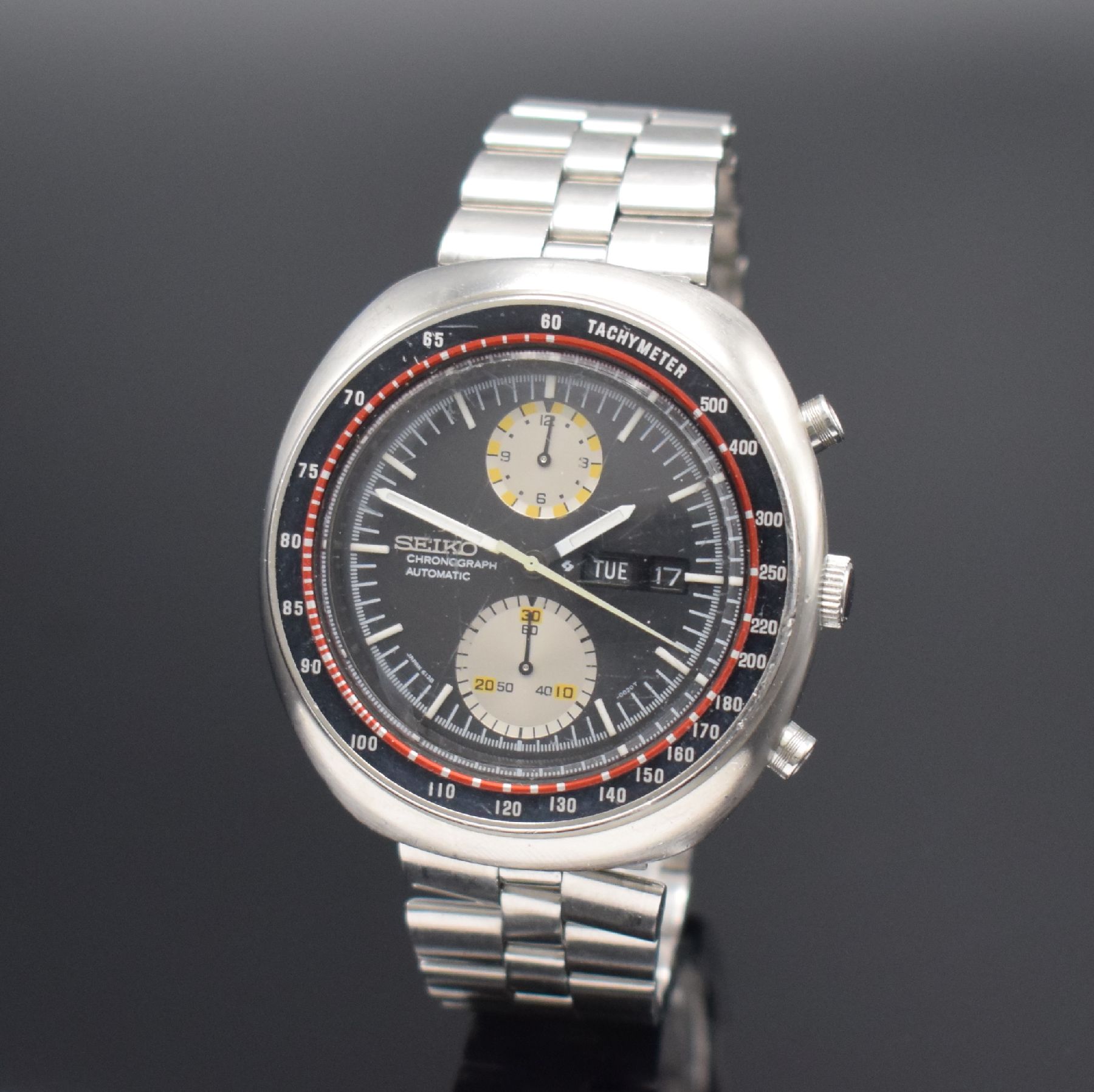 SEIKO Schaltradchronograph in Stahl Referenz 6138-0011, Japan für den deutschen Markt um 1970, Automatik, Boden verschr., orig. Gliederband m. ...