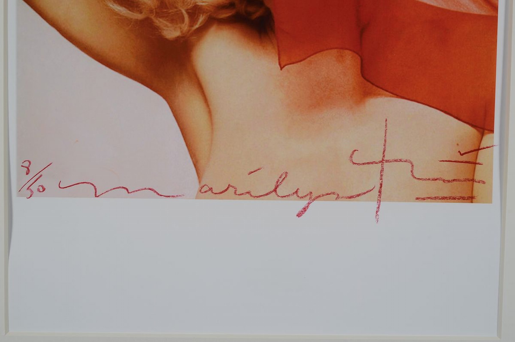 Detail a: Bert Stern, 1929 - 2013, Fotografie auf dickem, mattem Fotopapier, Marilyn in Red Scarf, handsigniert und num. 8/50, auf der Rückseite der ...
