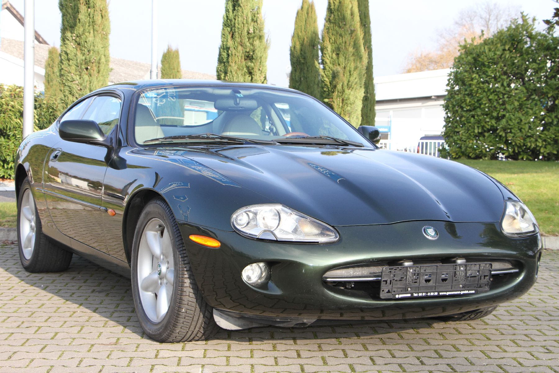 Jaguar XK 8 Coupé, EZ 02/1996, Fahrgestellnummer: SAJJGKED4AR004200, Laufleistung 117.000 km abgelesen, British Racing Green, Lederausstattung in ...