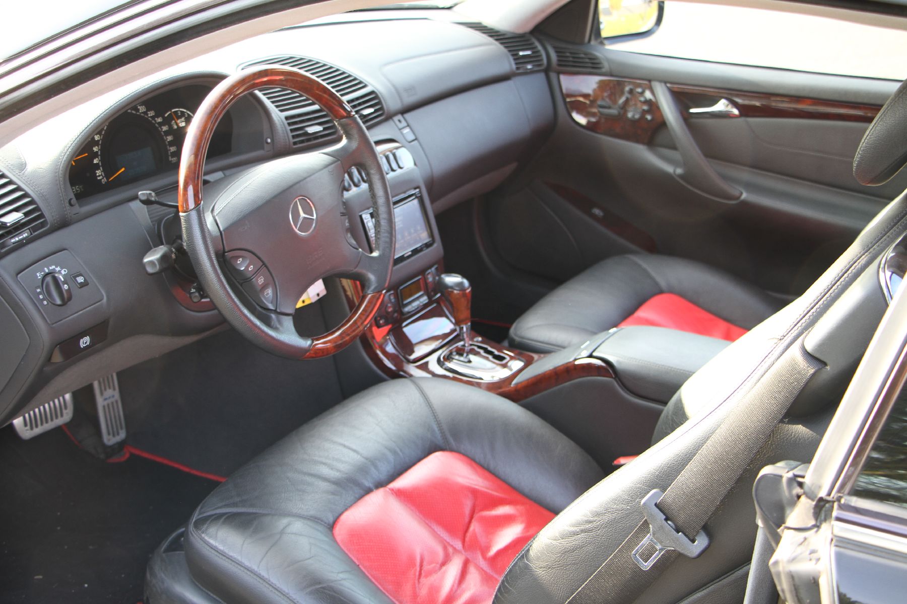 Detail d: Mercedes Benz MKB CL 55 AMG, nur 2.000 Stück gefertigt, EZ 02/2004, Fahrgestellnummer: WBD 215373-1A-0125943, Laufleistung 53.569 km abgelesen, 450 ...