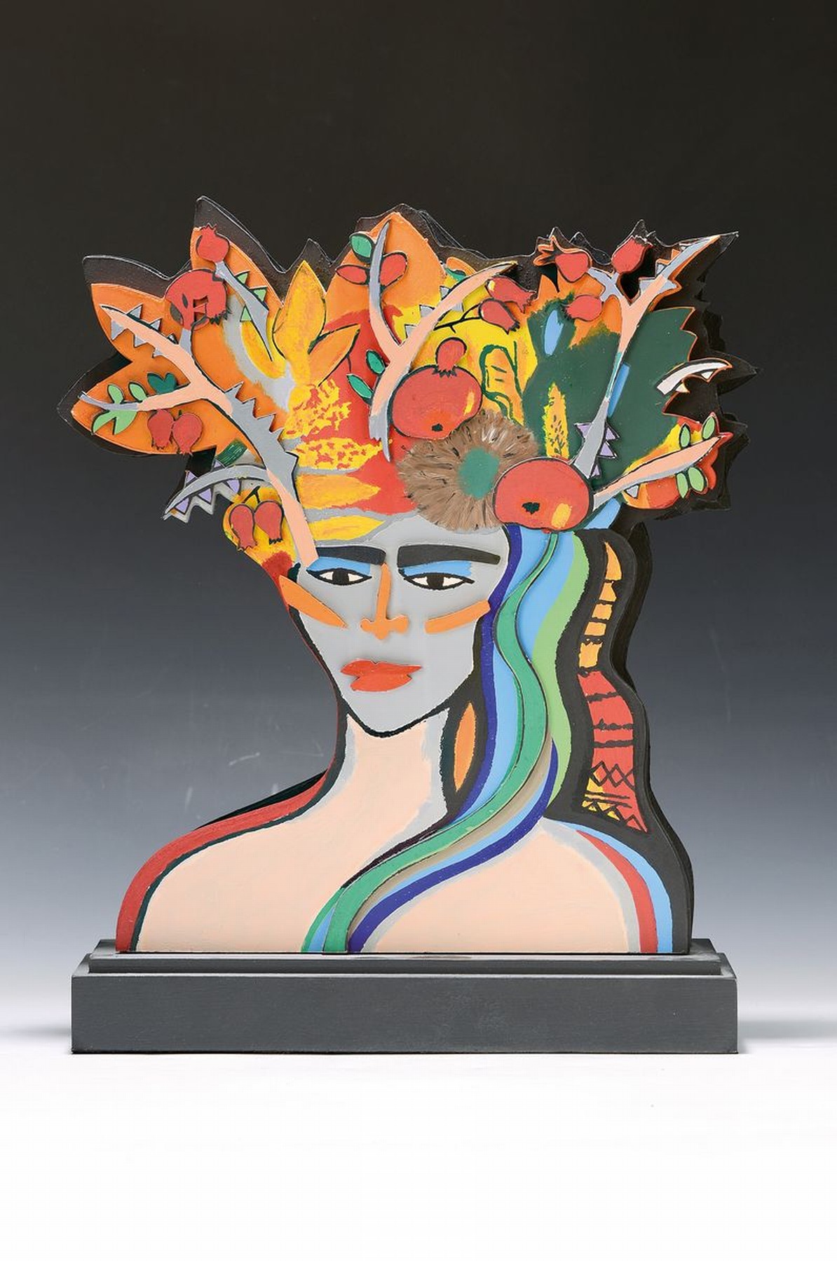 Elvira Bach, geb. 1951, Holzskulptur, Titel: "Earthly Paradise", verso handsign., dat. 2010, num. 31/149, ca. 35x38x5,5 cm , inkl. ...