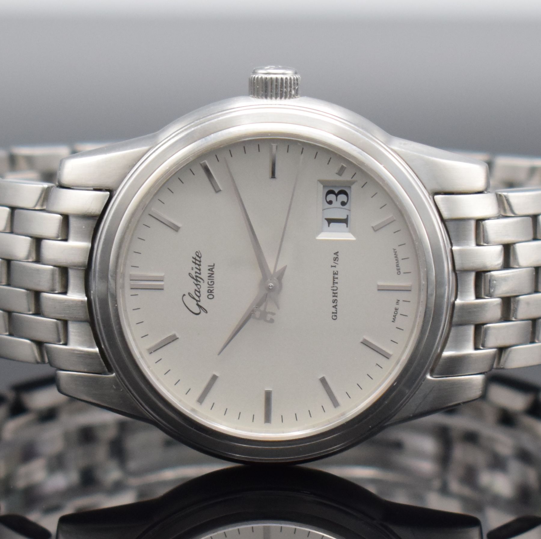 Detail a: GLASHÜTTE Original Senator Panoramadatum Herrenarmbanduhr in Edelstahl Referenz 3942042204, Deutschland um 2003, Automatik, beids. vergl. Geh., ...