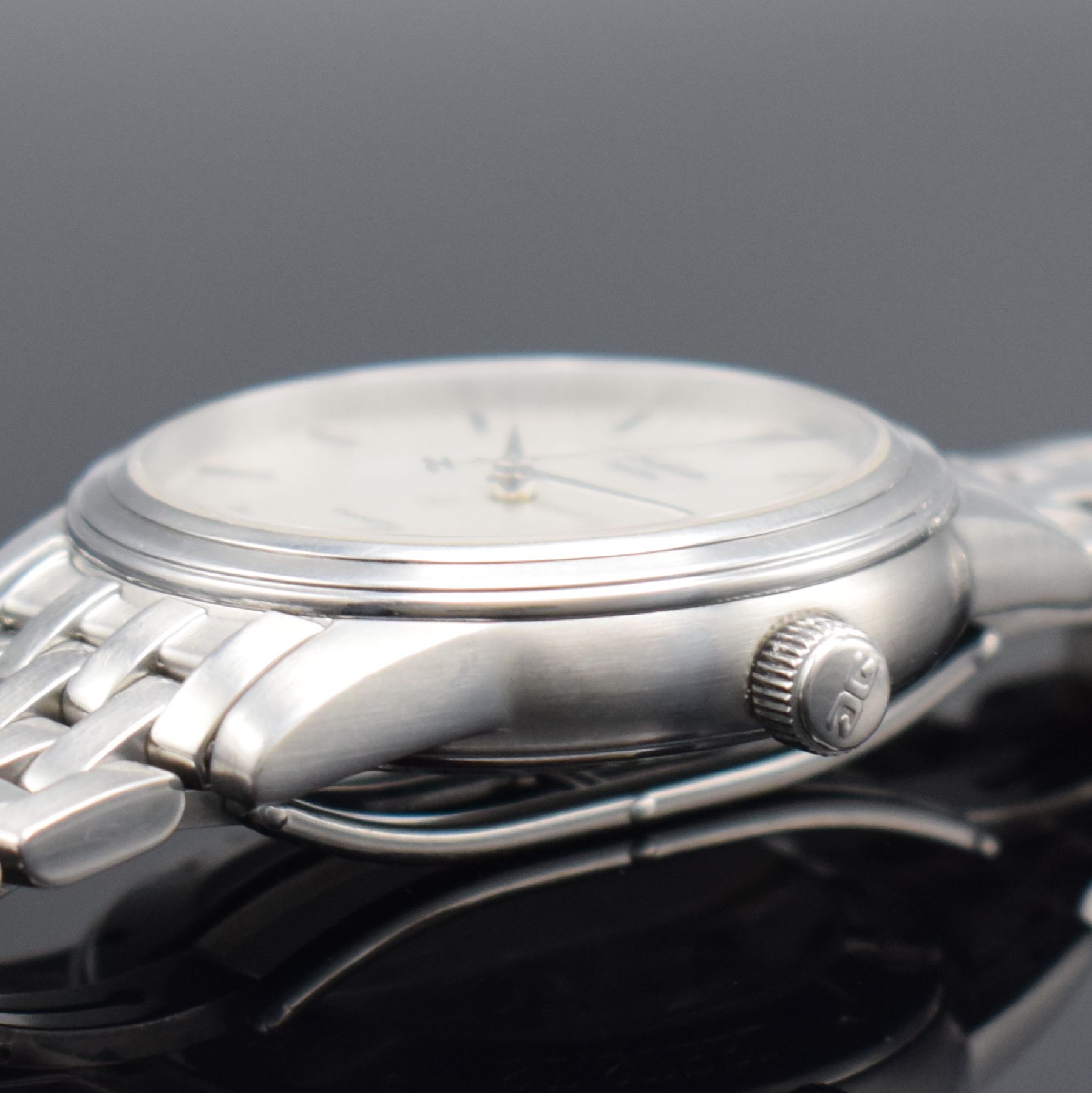 Detail e: GLASHÜTTE Original Senator Panoramadatum Herrenarmbanduhr in Edelstahl Referenz 3942042204, Deutschland um 2003, Automatik, beids. vergl. Geh., ...