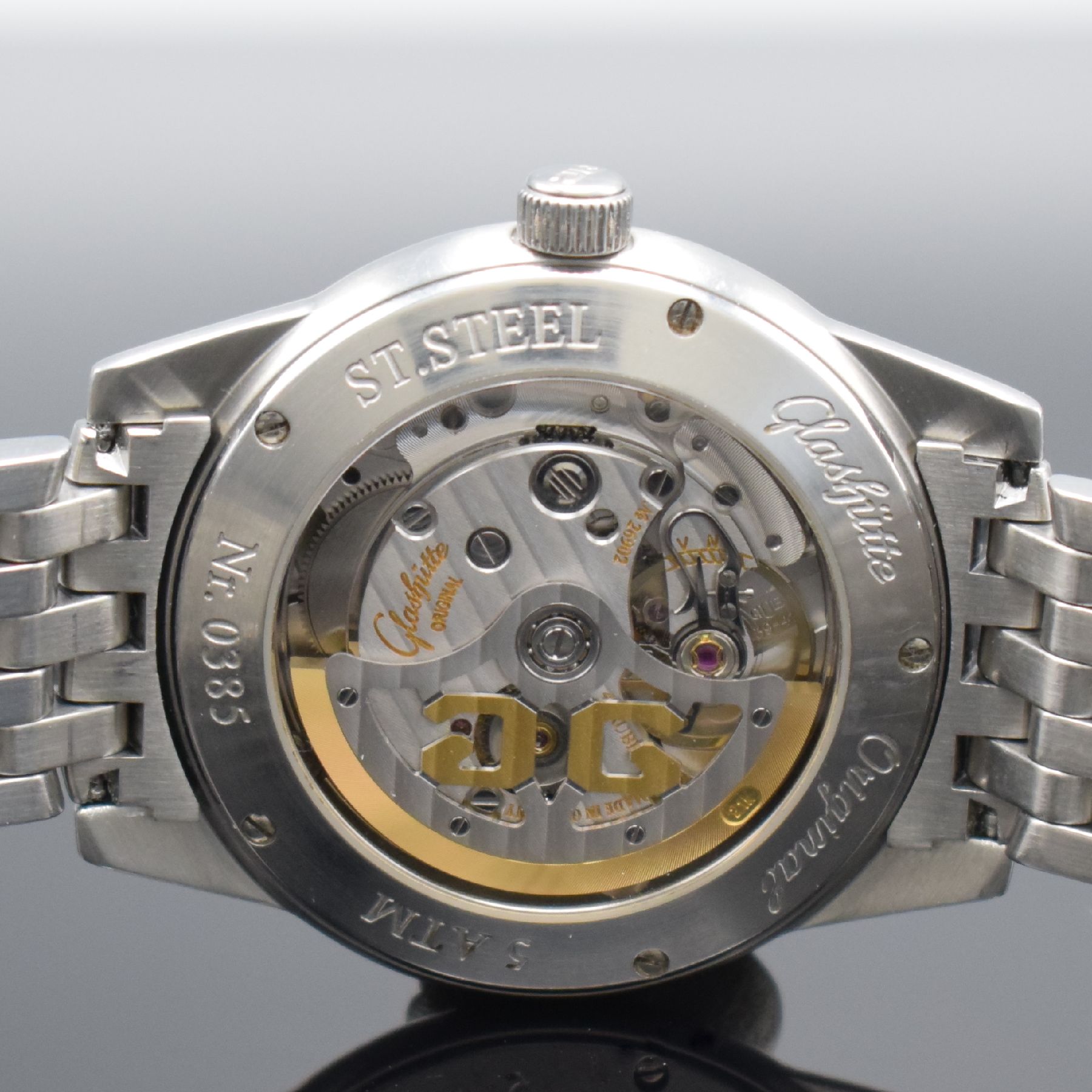 Detail f: GLASHÜTTE Original Senator Panoramadatum Herrenarmbanduhr in Edelstahl Referenz 3942042204, Deutschland um 2003, Automatik, beids. vergl. Geh., ...