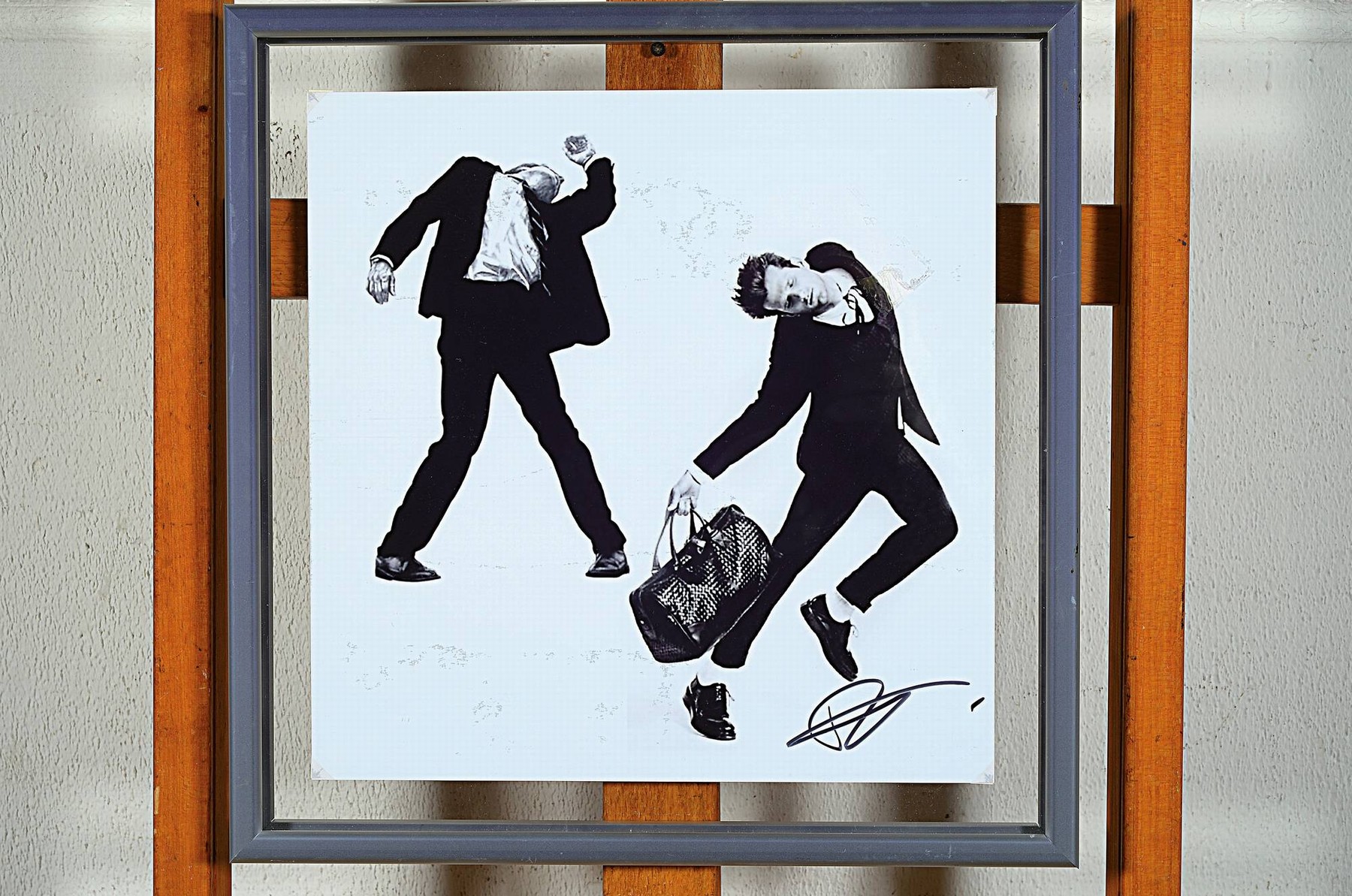 Detail k: Robert Longo, geb. 1953, "Men in the Cities" , Digitaldruck auf Fotopapier, handsign., unter Plexiglas gerahmt, Motiv ca. 30,5x30 cm, ...