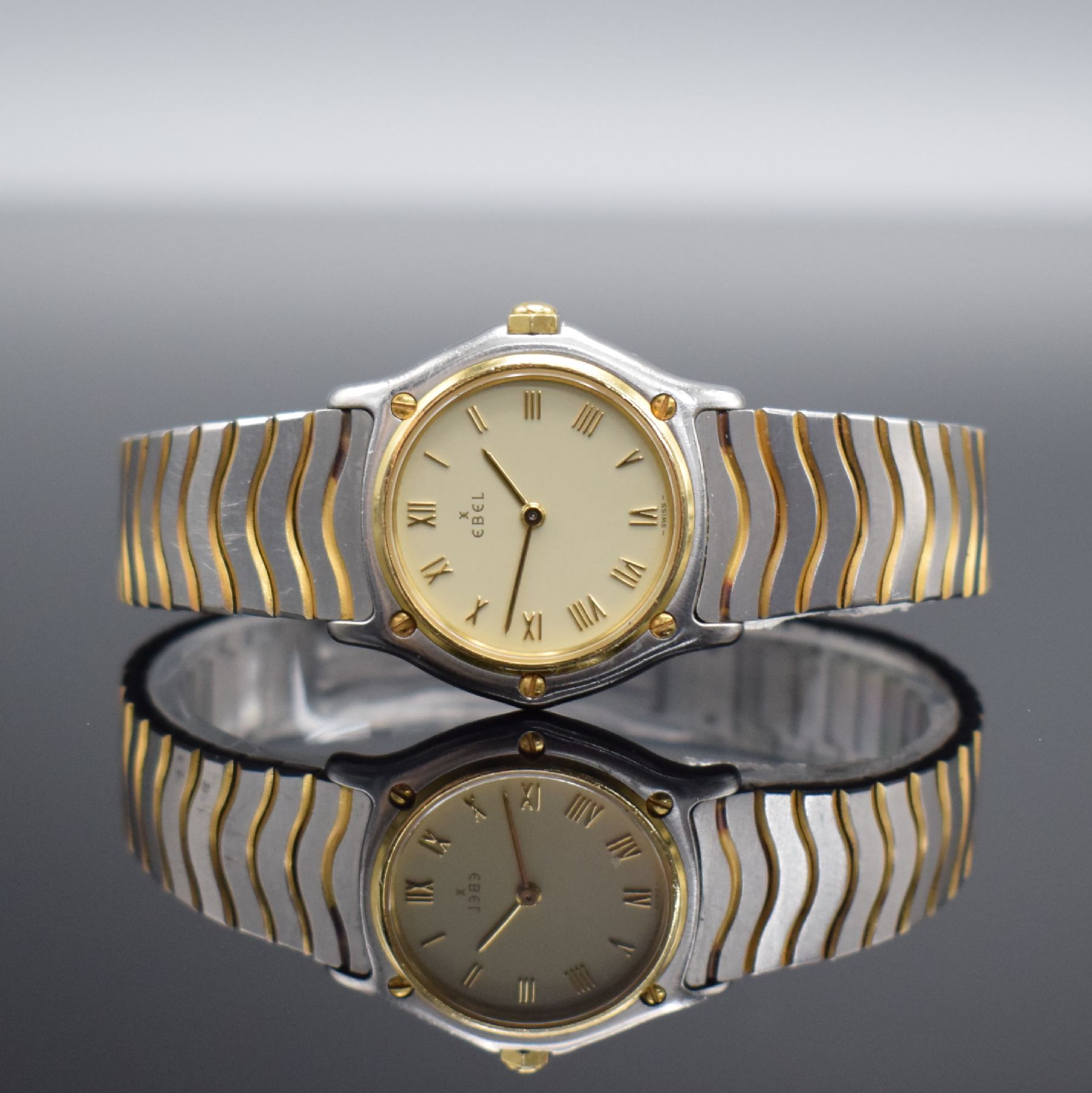 EBEL Classic Wave Damenarmbanduhr, Schweiz verk. lt. beil. Garantiekarte 12/1993, quarz, Ref. 181908, Edelstahl/Gold komb. inkl. Wellengliederband m. ...