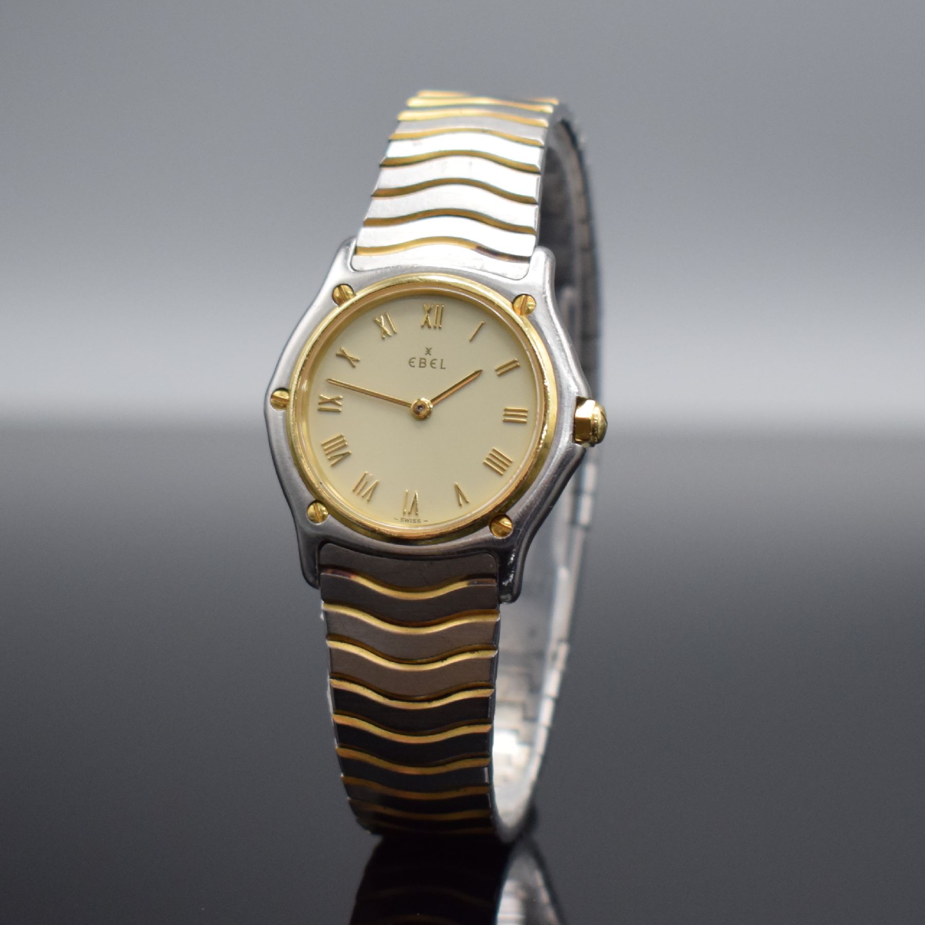 Detail b: EBEL Classic Wave Damenarmbanduhr, Schweiz verk. lt. beil. Garantiekarte 12/1993, quarz, Ref. 181908, Edelstahl/Gold komb. inkl. Wellengliederband m. ...