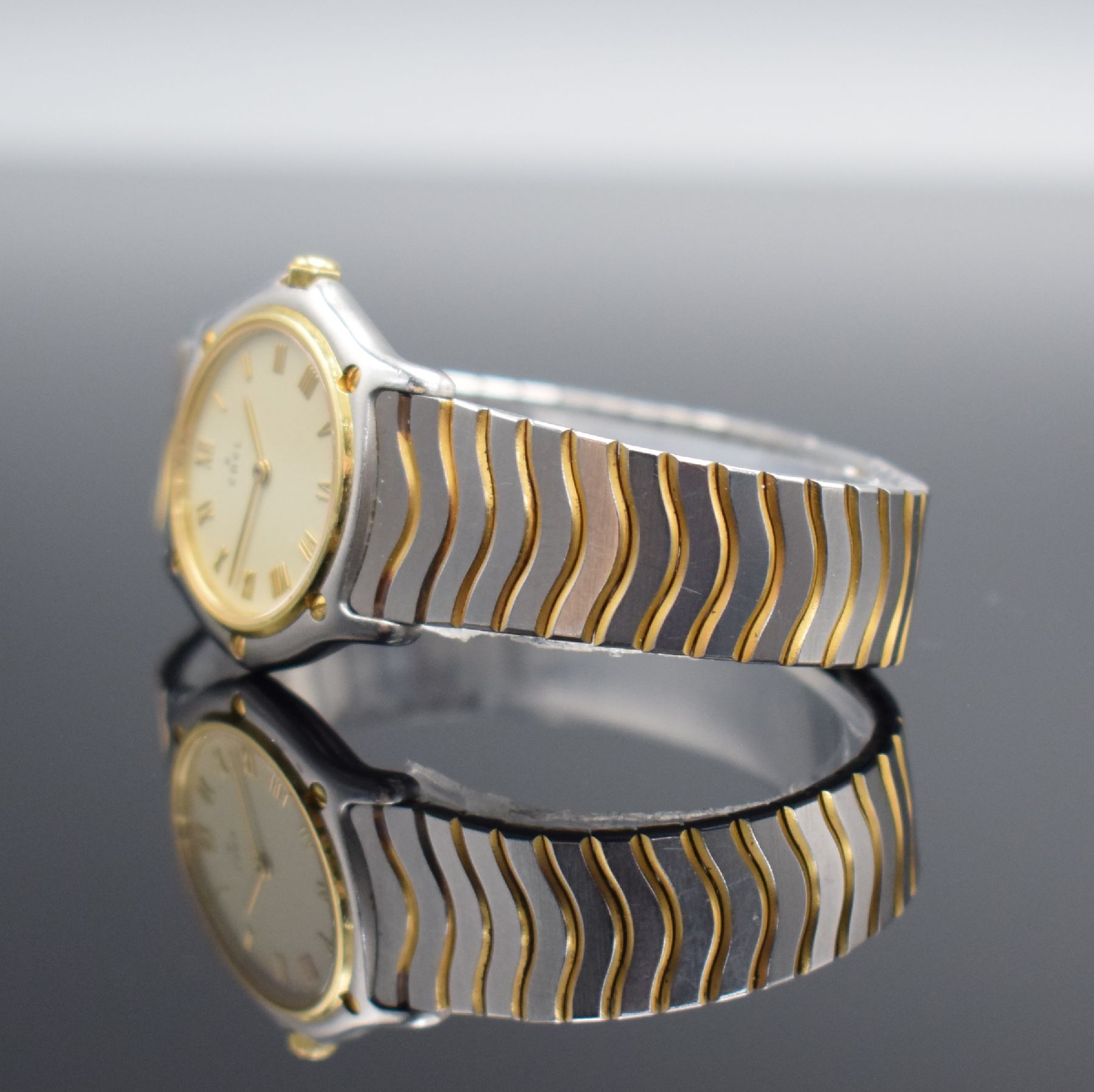 Detail d: EBEL Classic Wave Damenarmbanduhr, Schweiz verk. lt. beil. Garantiekarte 12/1993, quarz, Ref. 181908, Edelstahl/Gold komb. inkl. Wellengliederband m. ...