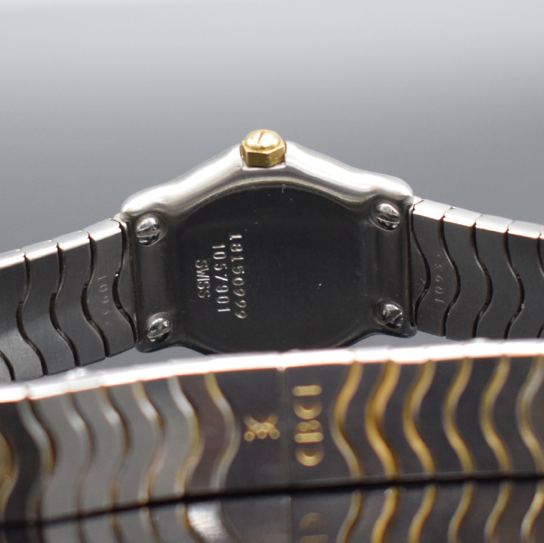 Detail d: EBEL Damenarmbanduhr Classic Wave, Schweiz um 1995, quarz, Ref. 1057901, Edelstahl/Gold komb. inkl. Wellengliederband m. dopp. Faltschl., Lünette ...