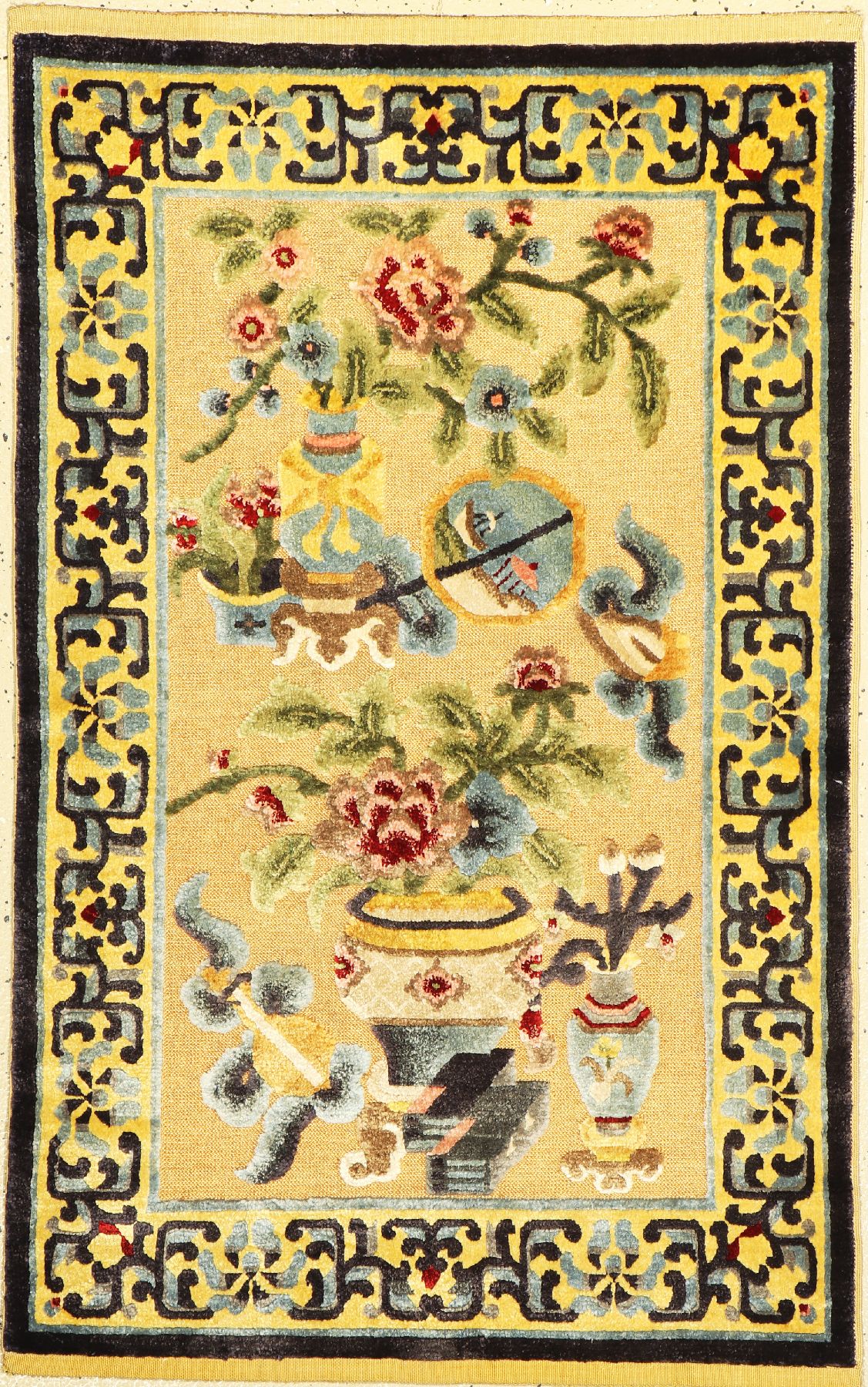 Seiden Peking, China, ca. 50 Jahre, reine Naturseide(Metallbroschiert), ca. 120 x 78 cm, EHZ: 2