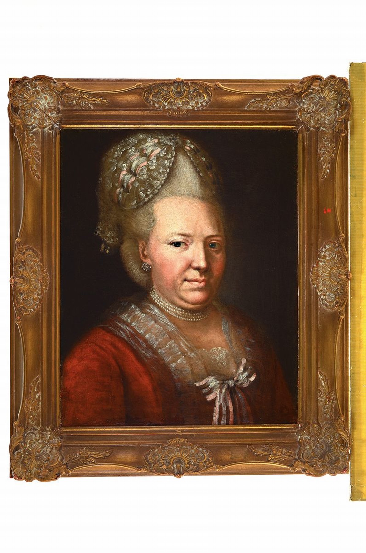 Detail k: Süddeutscher Künstler, um 1680-1720, Porträt einer Adelsdame mit Demi-Parure, Öl/Lwd, doubliert, 53 x 43 cm, Rahmen