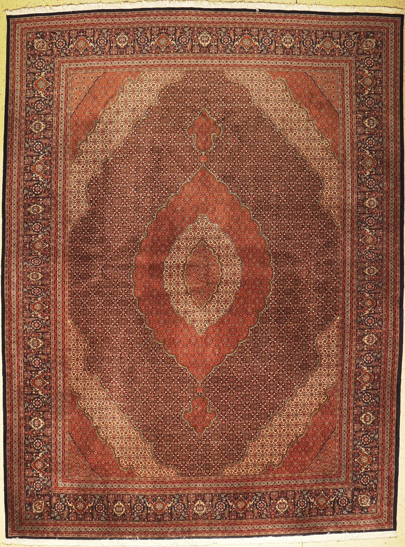 Täbriz fein(50 Raj), Persien, ca. 60 Jahre,Korkwolle mit Seide, ca. 403 x 304 cm, EHZ: 2