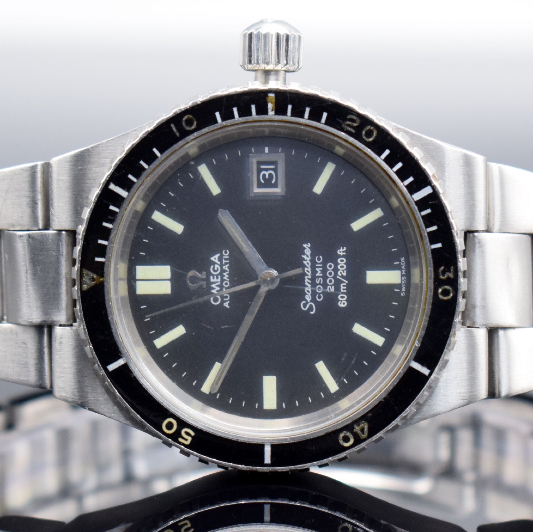 Detail a: OMEGA Seamaster Cosmic 2000 seltene Herrenarmbanduhr in Stahl/Stahlband, Schweiz um 1972, Automatik, Spezial Monocoque-Geh., schwarze Drehlünette m. ...