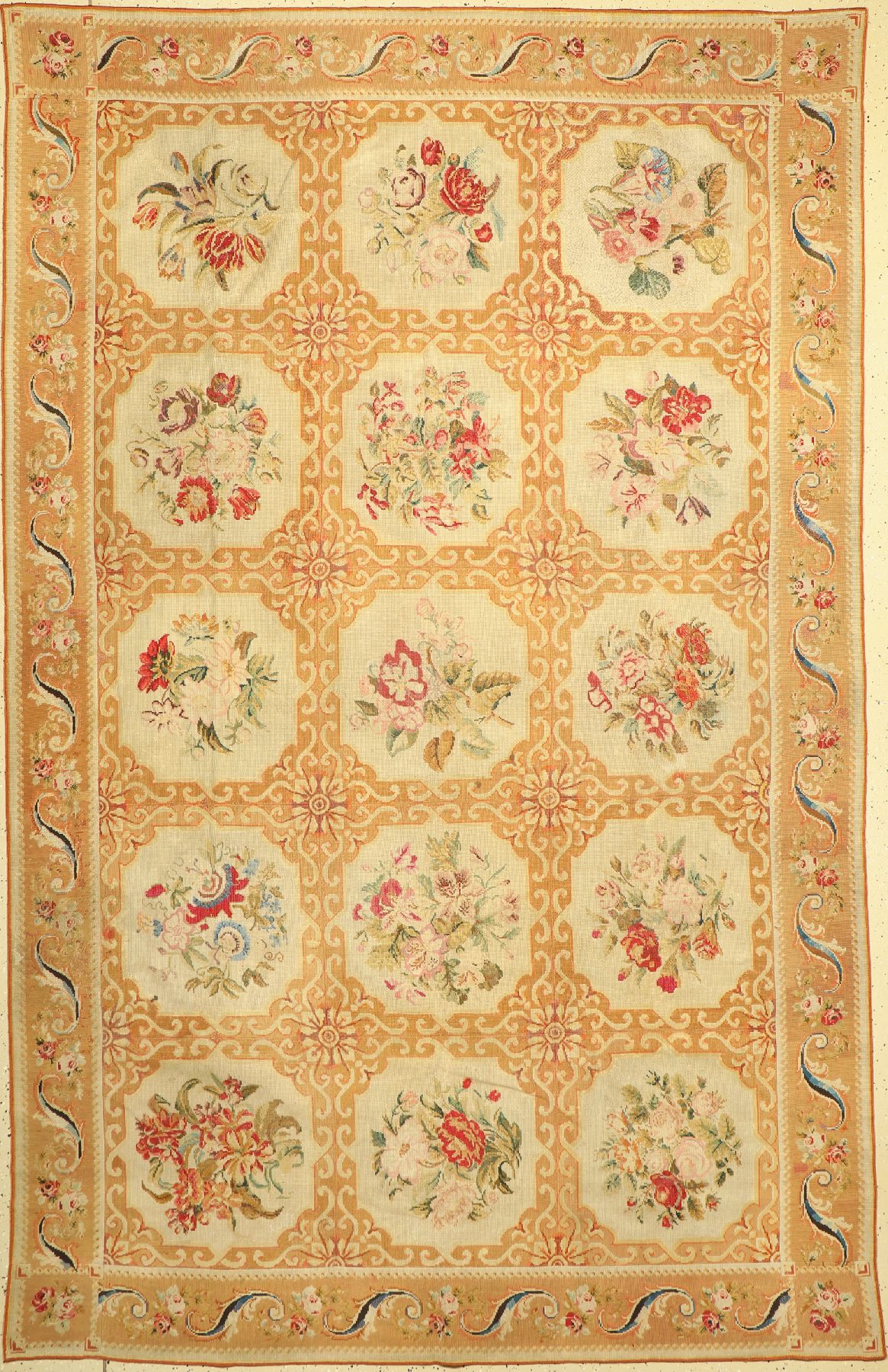 Petit Point alt, Europa, um 1930, Wolle aufWolle, ca. 303 x 192 cm, EHZ: 3, (geflickt)