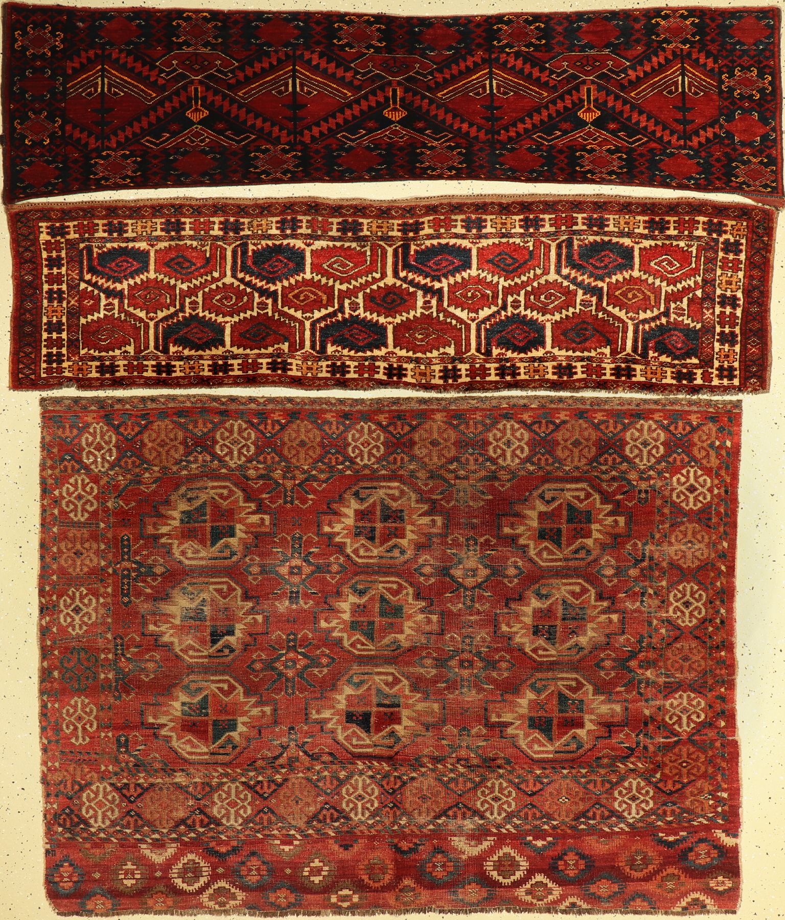 Konvolut aus 3 Lots, Turkmenistan, 19. Jhd,Wolle auf Wolle, ca. 170 x 125 cm und 190 x 50 cm.