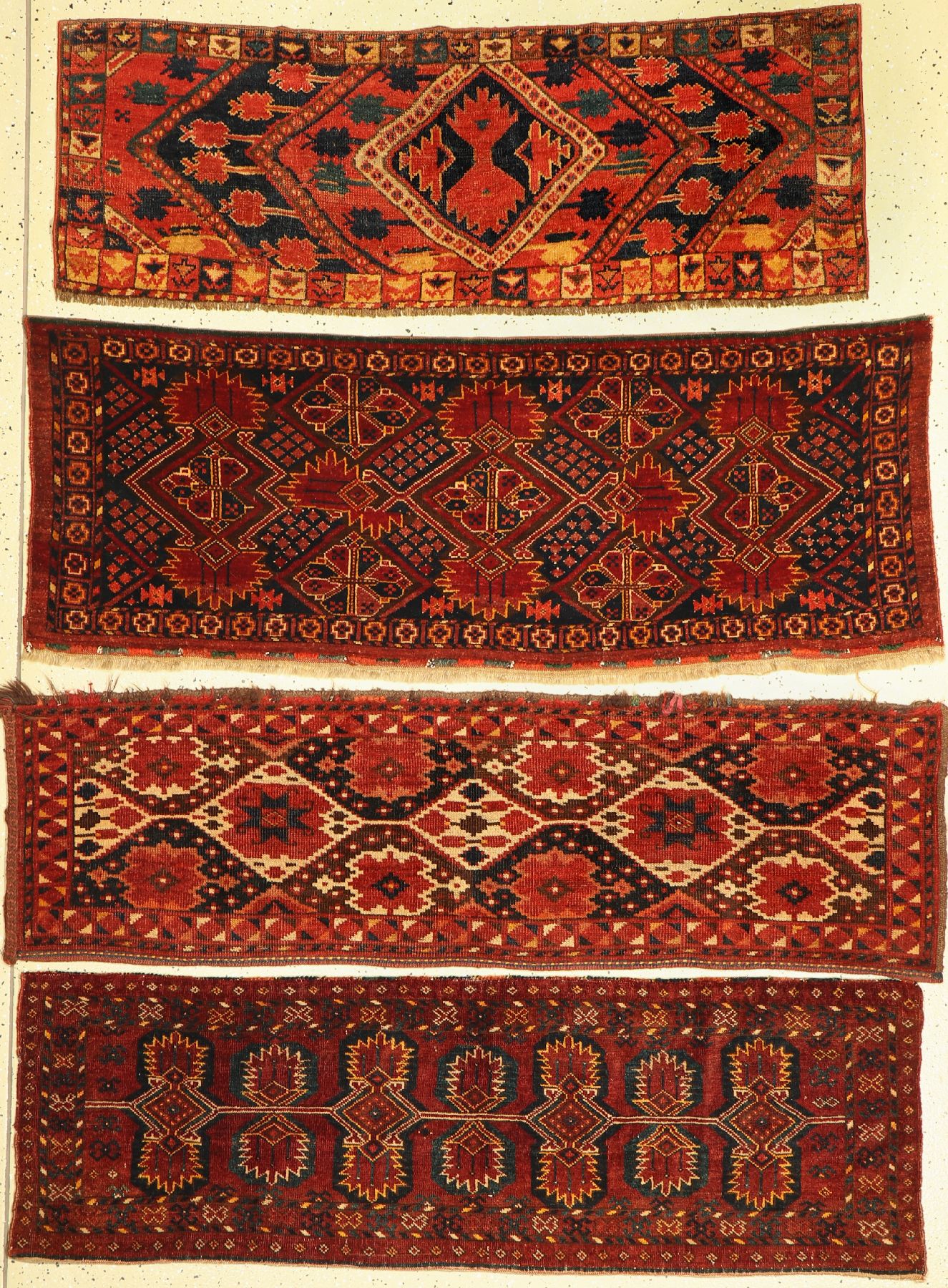 4 Antike Torba, Turkmenistan, 19. Jhd, Wolle auf Wolle, ca. 150 x 55 cm, EHZ: 2-3
