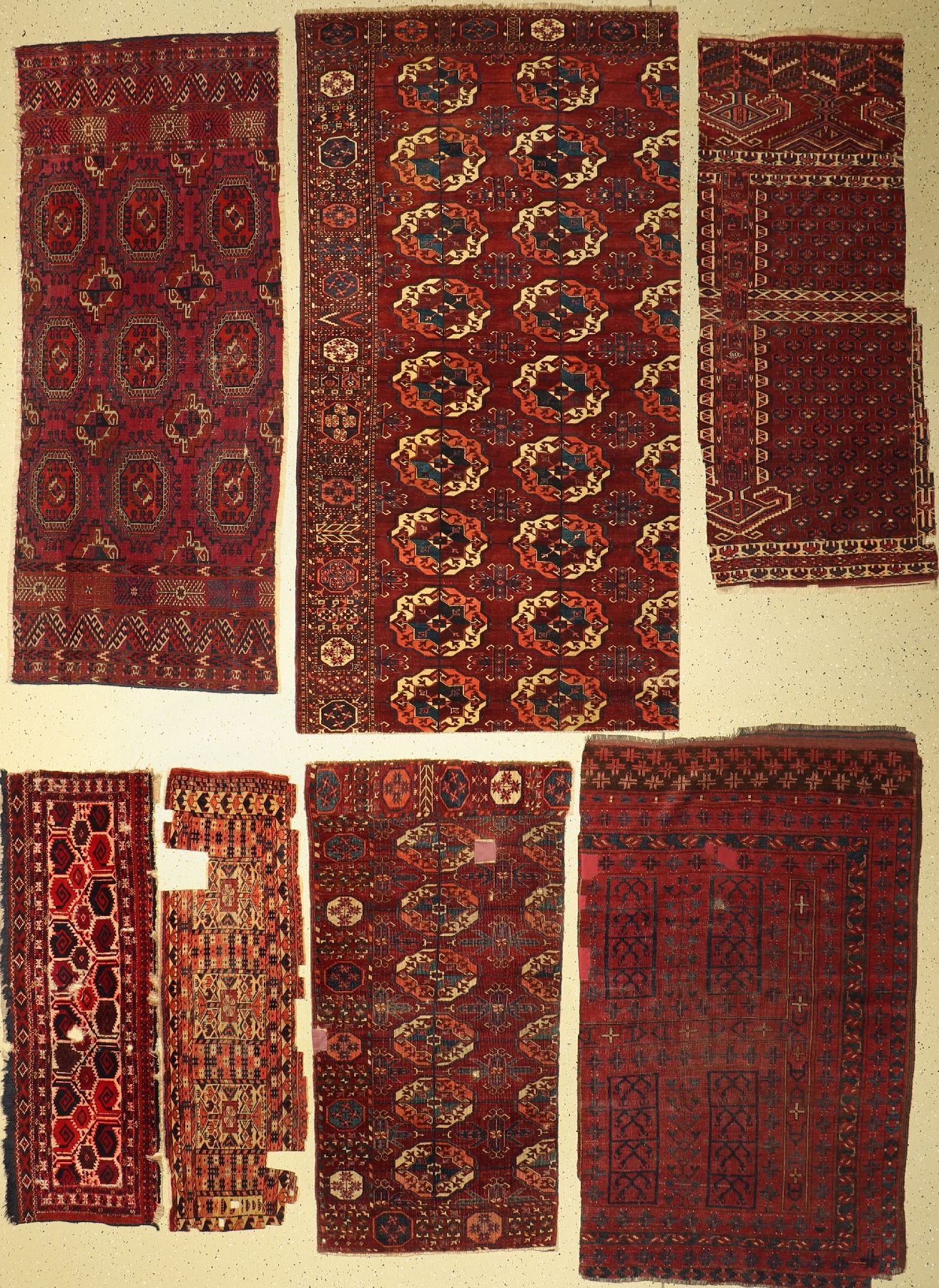 Konvolut aus 7 Lots, Turkmenistan, 19. Jhd,Wolle auf Wolle, ca. 205 x 107 cm(grösster), EHZ: fragmente