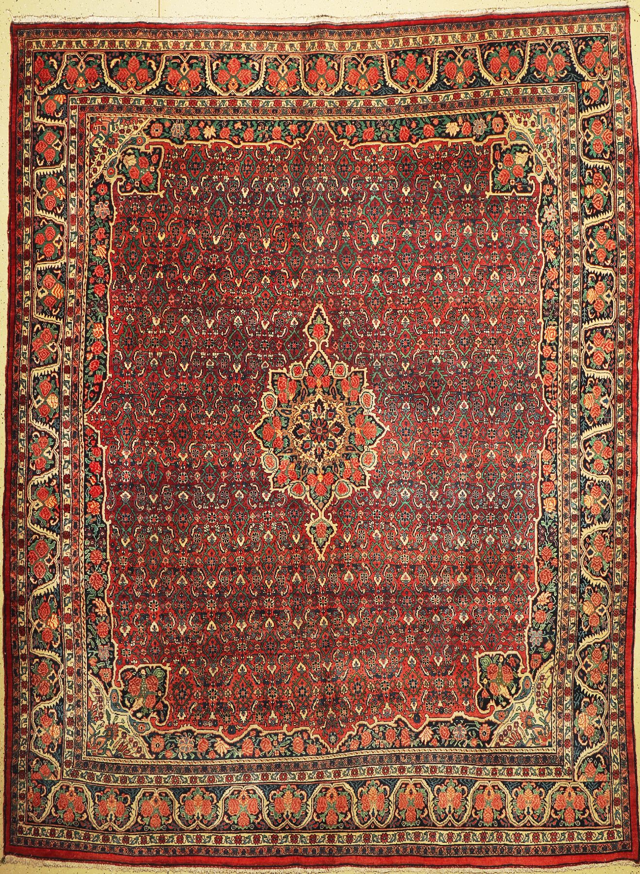 Rosenbidjar alt, Persien, um 1960, Wolle auf Baumwolle, ca. 377 x 279 cm, EHZ: 2-3 (Abrasch,verblasst).