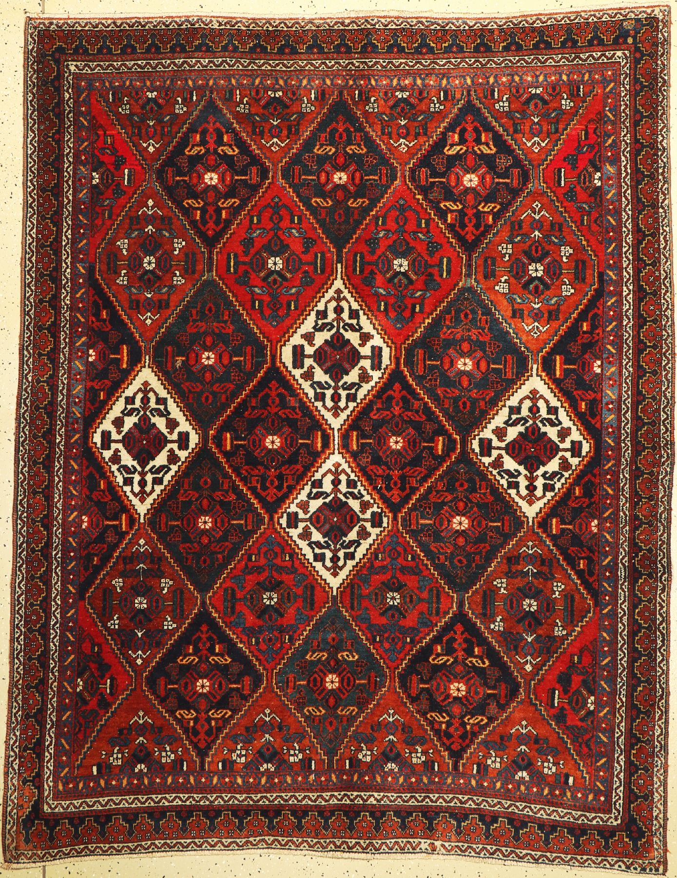 Khamseh alt, Persien, um 1950, Wolle auf Baumwolle, ca. 200 x 160 cm, EHZ: 2-3