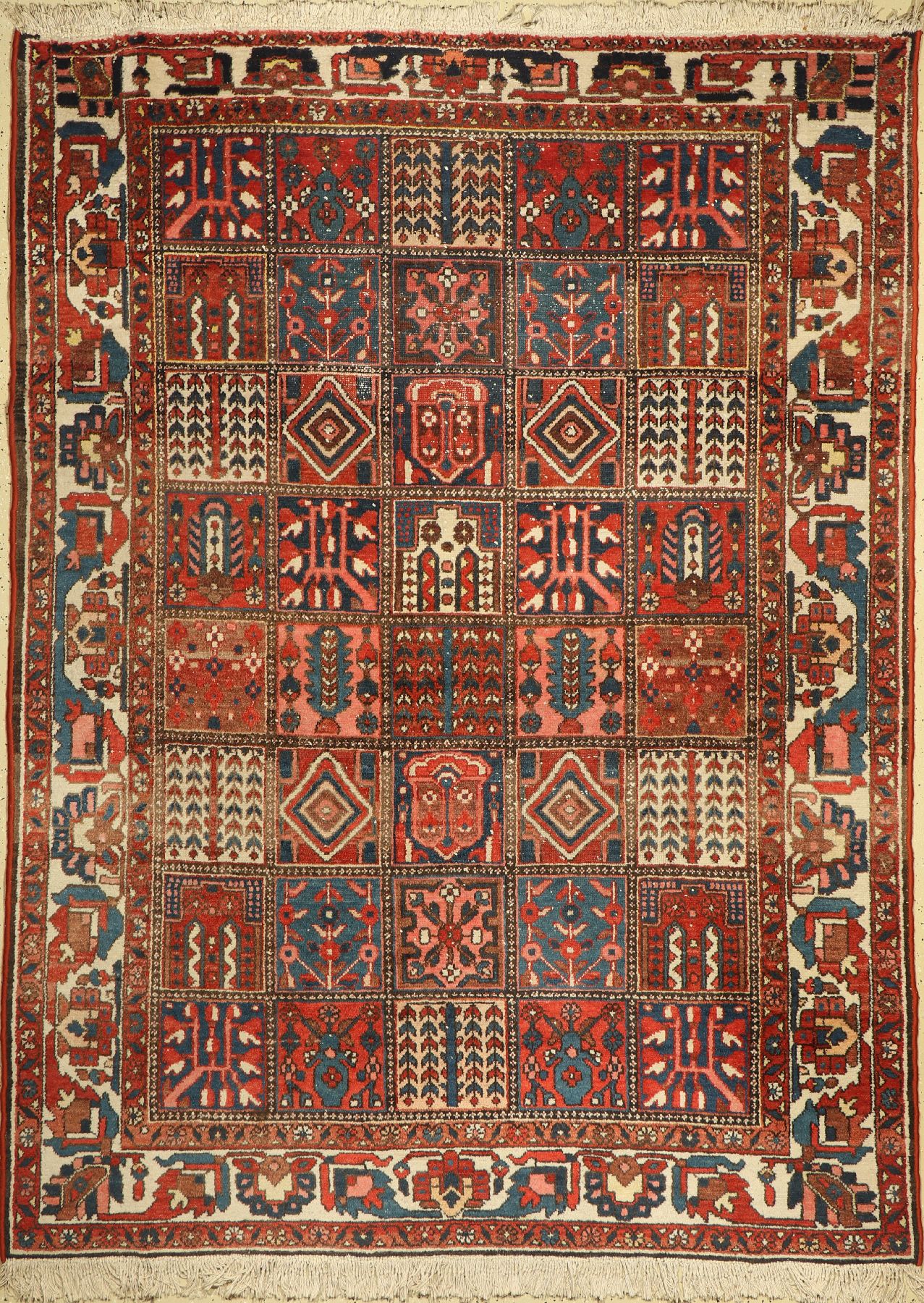 Bachtiar alt, Persien, um 1950, Wolle auf Baumwolle, ca. 290 x 214 cm, EHZ: 3-4