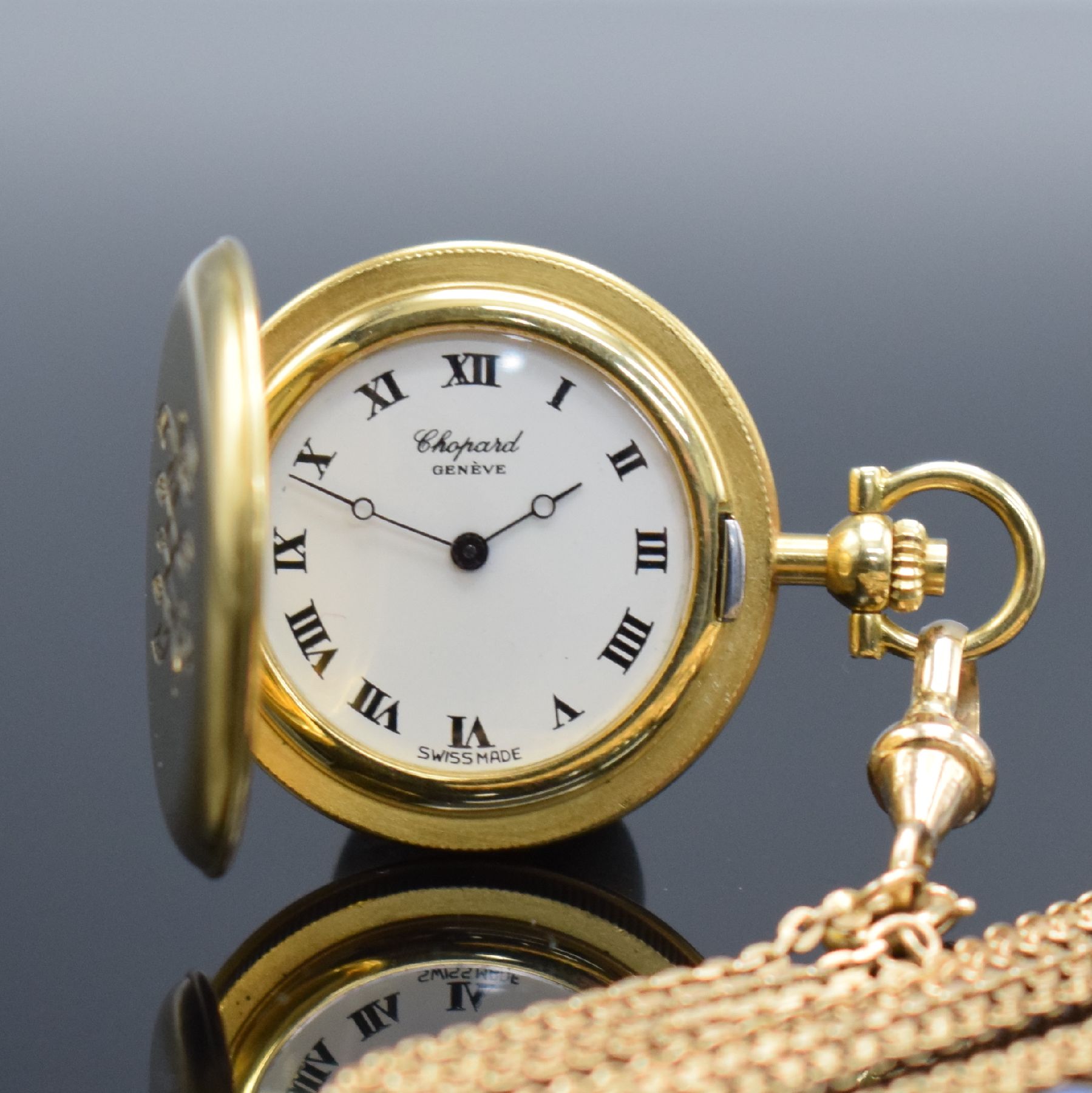 Detail a: CHOPARD Damensavonette in GG 750/000 mit Kette in RoseG 585/000, Schweiz um 1985, Ref. 3015, Kette um 1900, 2-teil. Gehäuse mit Münzrand, ...