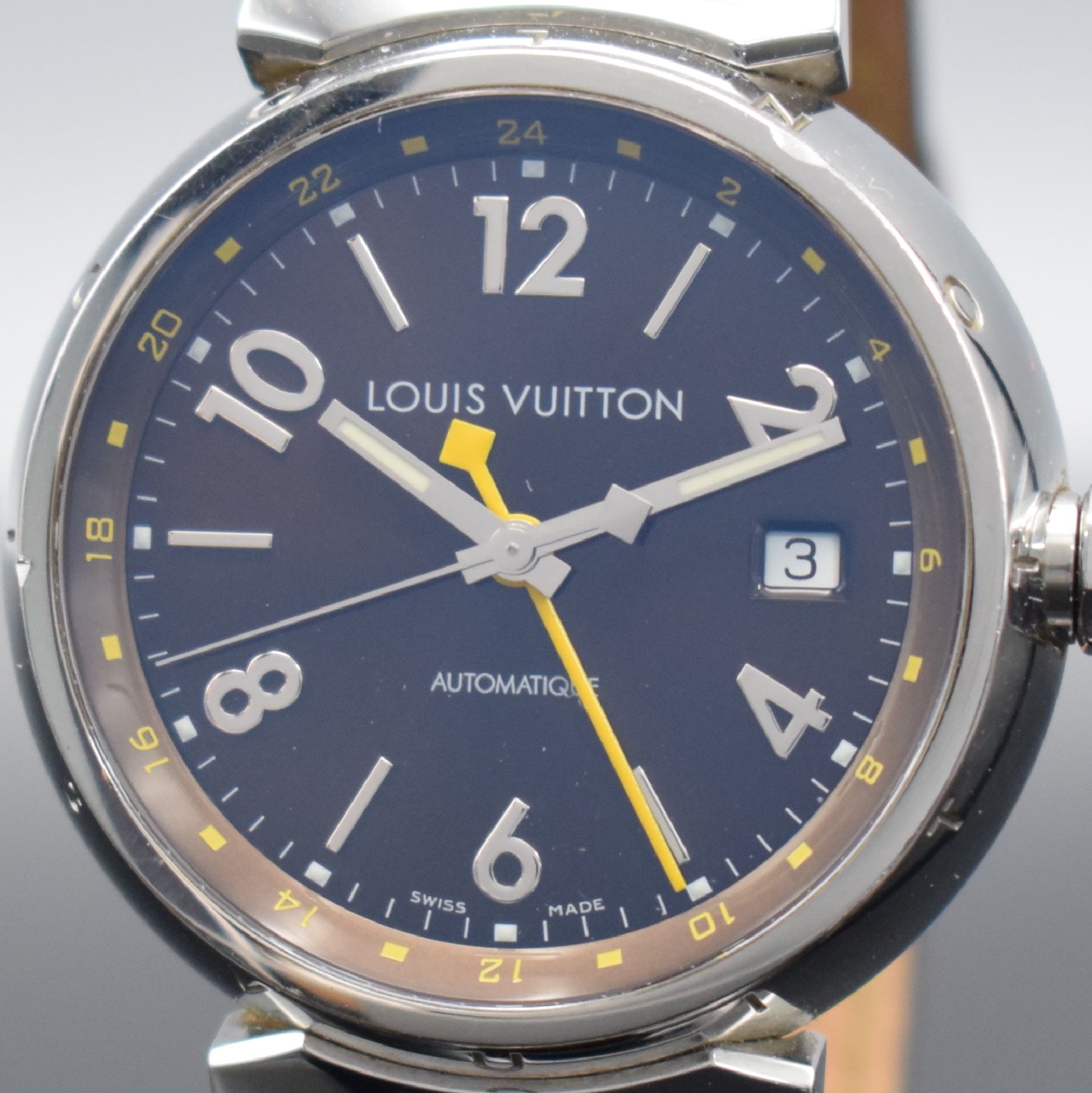 Detail b: LOUIS VUITTON Tambour GMT Herrenarmbanduhr mit 2.-Zeitzone & Datum Referenz Q1131, Schweizum 2005, Automatik, Edelstahlgeh., Boden 6- fach verschr., ...