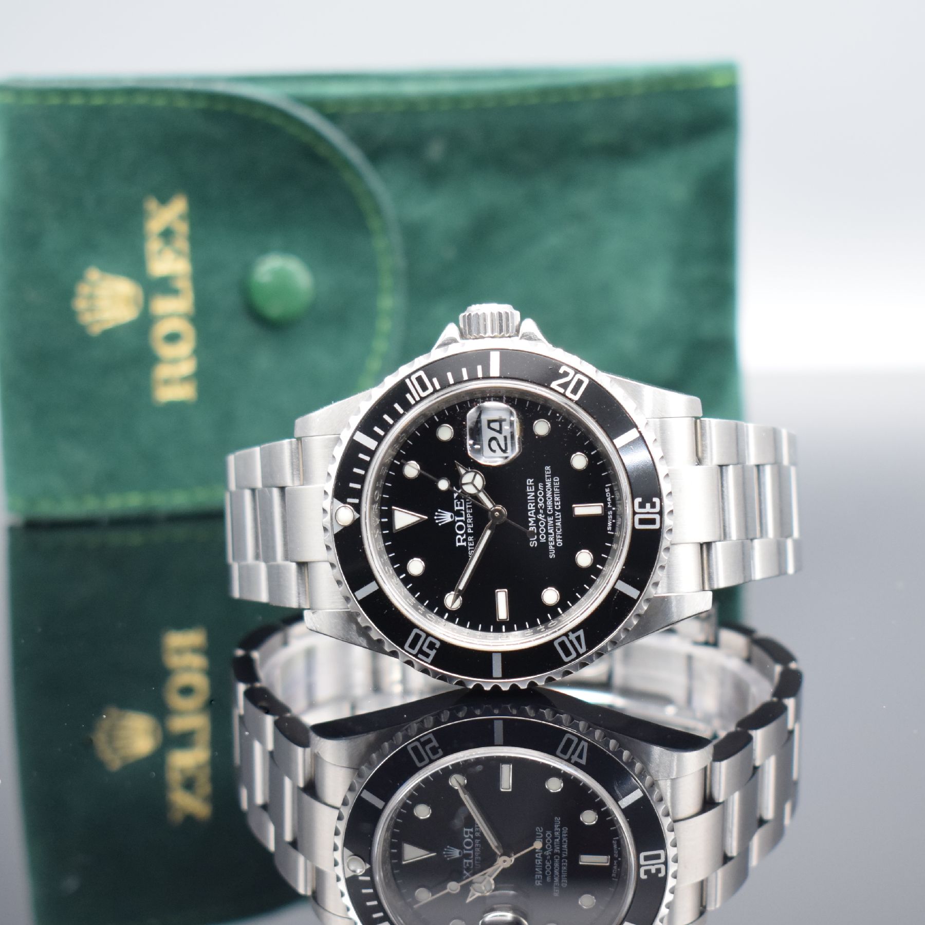 ROLEX Oyster Perpetual Date Submariner Herrenarmbanduhr Referenz 16610 T, Schweiz um 2007, Chronometer der Superlative in Edelstahl inkl. Oysterband ...