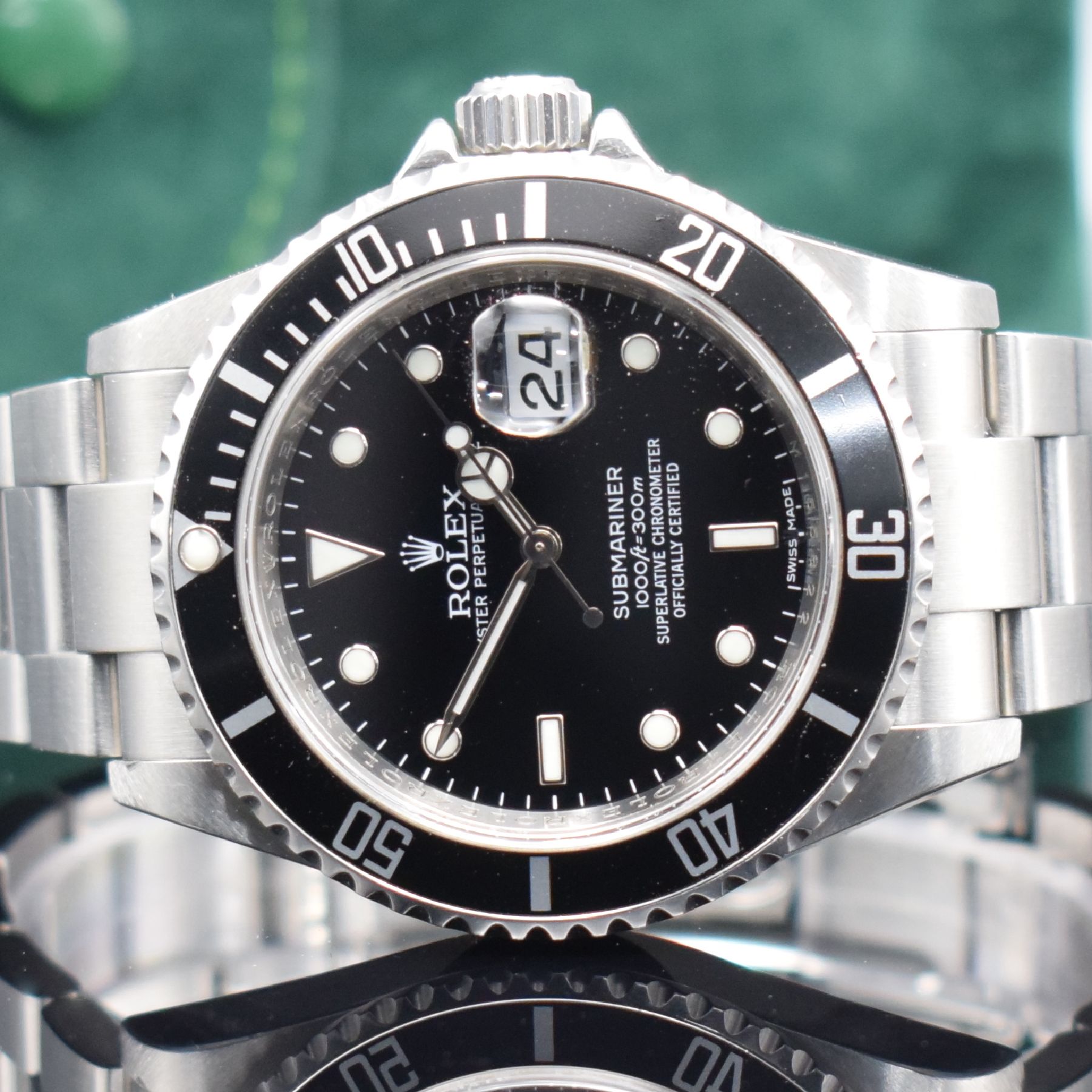 Detail a: ROLEX Oyster Perpetual Date Submariner Herrenarmbanduhr Referenz 16610 T, Schweiz um 2007, Chronometer der Superlative in Edelstahl inkl. Oysterband ...