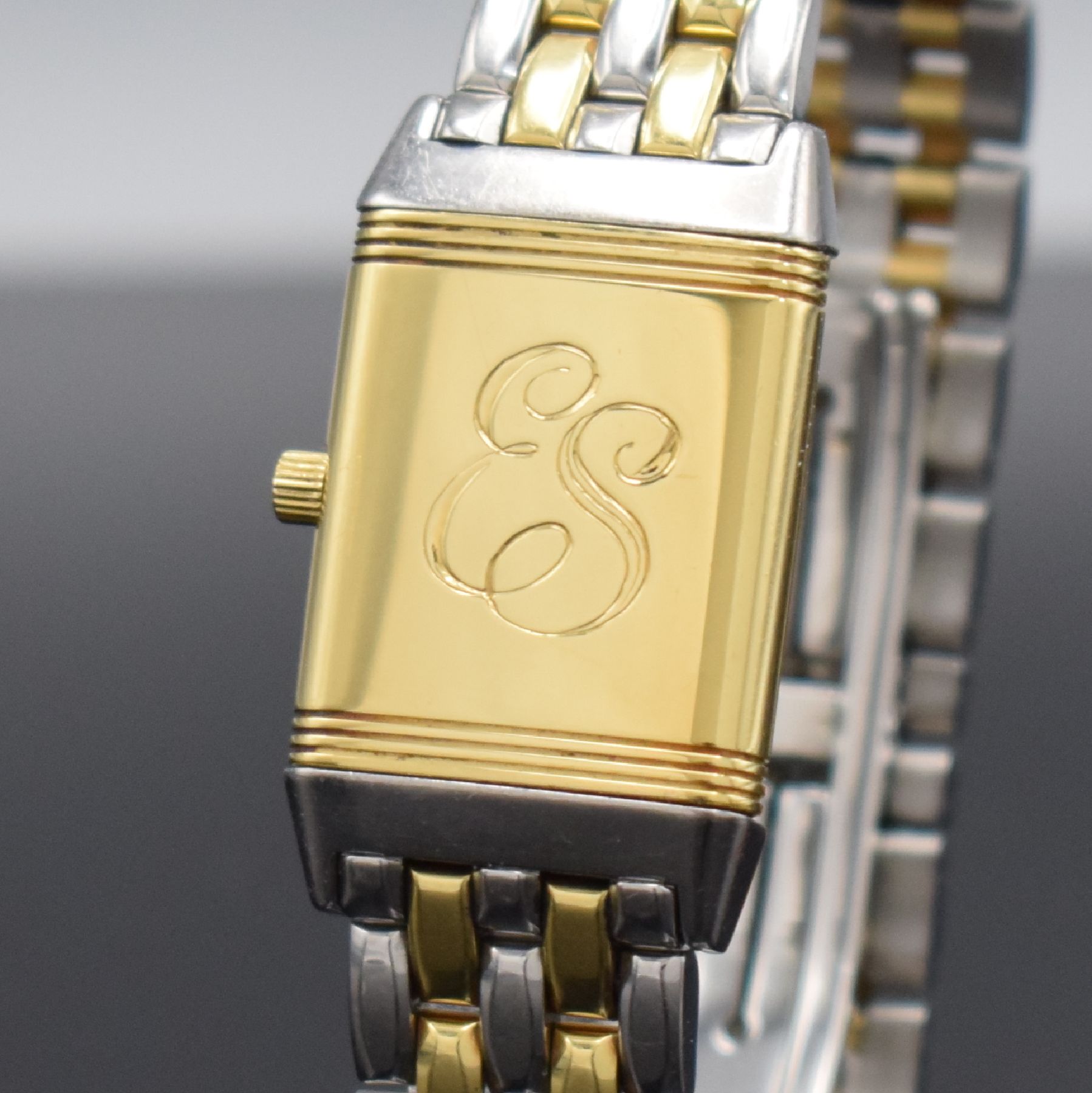 Detail e: Jaeger-LeCoultre Reverso Damenarmbanduhr in Edelstahl & GG 750/000 Referenz 260.5.08, Schweiz um 1995, quarz, Wendegehäuse m. Inhaber-Monogramm, ...