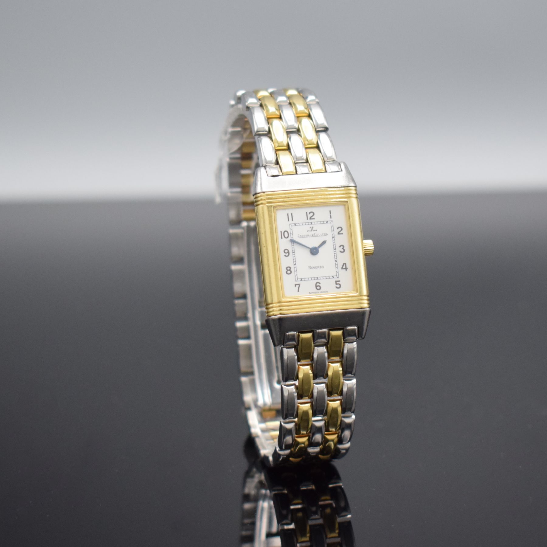 Detail f: Jaeger-LeCoultre Reverso Damenarmbanduhr in Edelstahl & GG 750/000 Referenz 260.5.08, Schweiz um 1995, quarz, Wendegehäuse m. Inhaber-Monogramm, ...