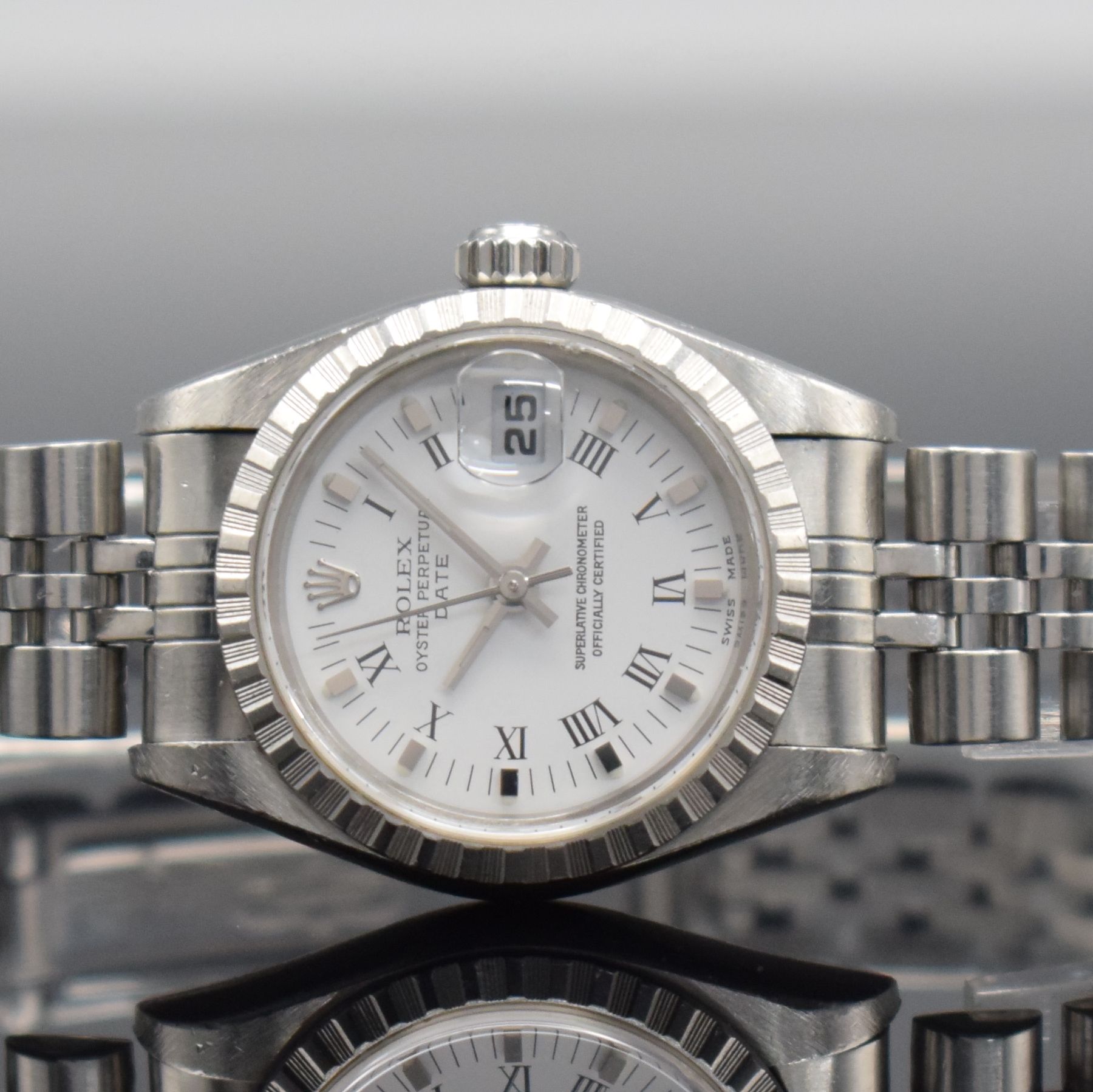 Detail a: ROLEX Oyster Perpetual Date Damenarmbanduhr,Schweiz verk. lt. beil. Zertifikat 12/2000, Automatik, Ref. 79240, Chronometer der Superlative in ...