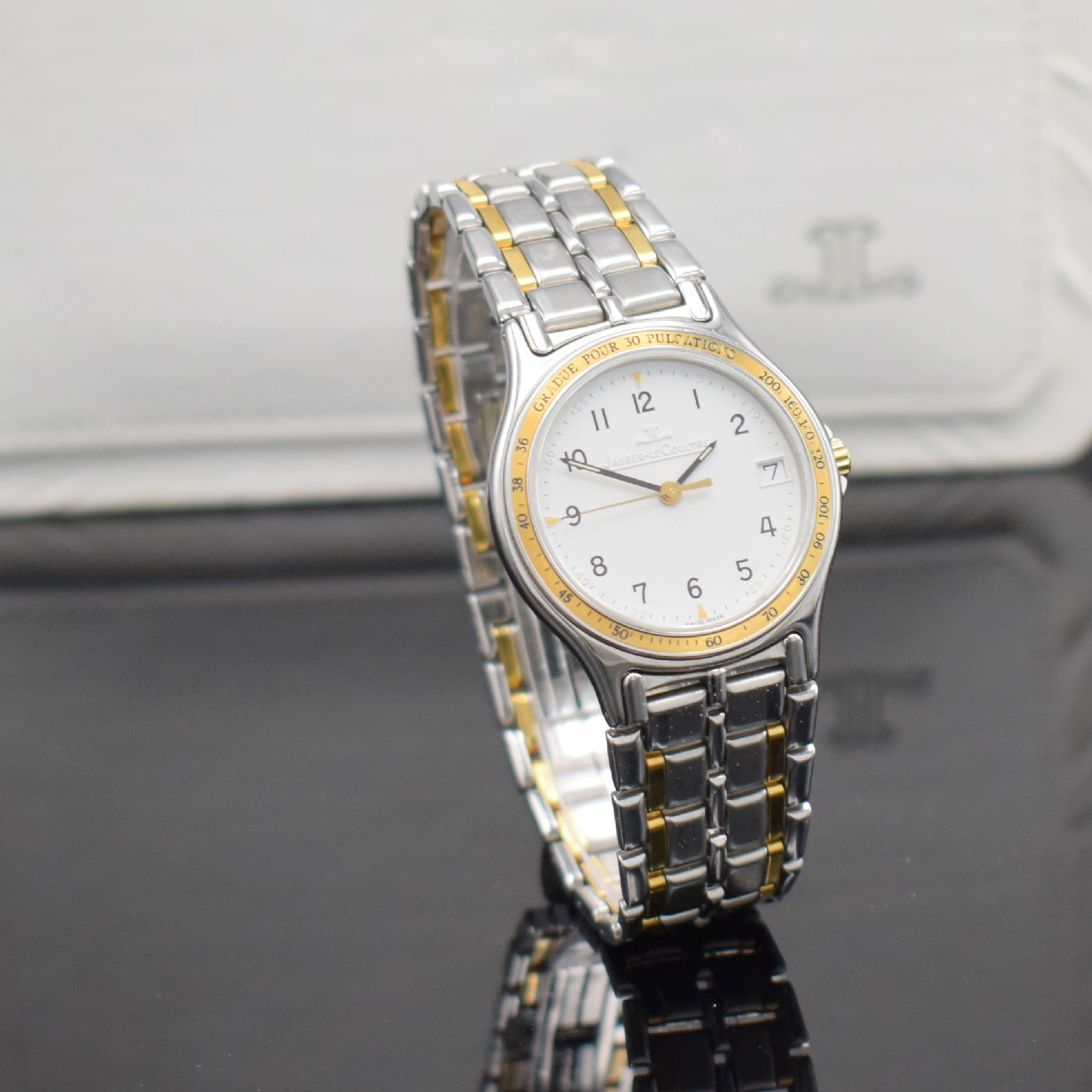 Detail d: Jaeger-LeCoultre Armbanduhr Referenz 113.5.06, Schweiz um 1985, quarz, Edelstahl & Gold komb., Gliederband m. dopp. Faltschl., Boden 4-fach verschr., ...