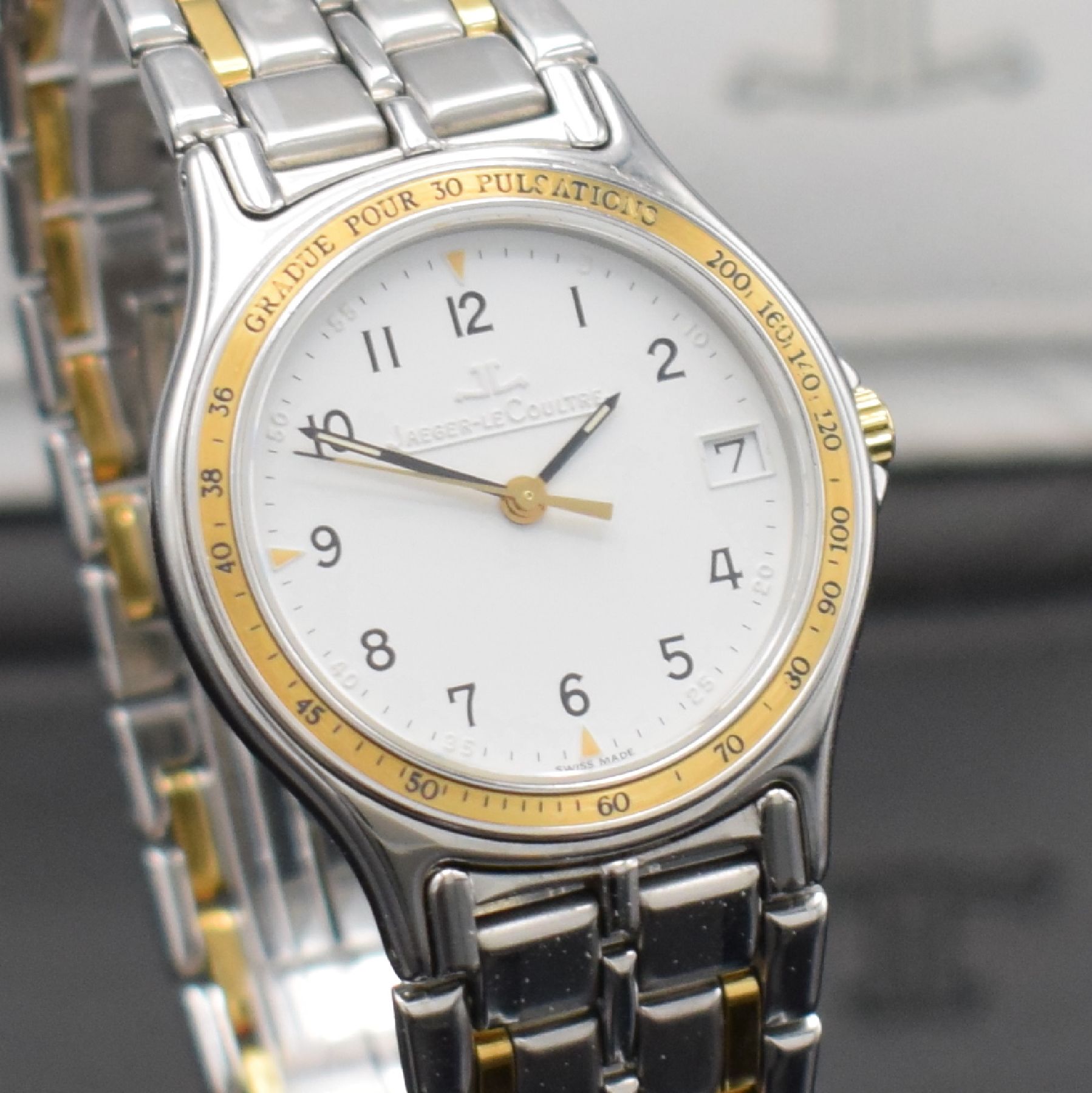 Detail e: Jaeger-LeCoultre Armbanduhr Referenz 113.5.06, Schweiz um 1985, quarz, Edelstahl & Gold komb., Gliederband m. dopp. Faltschl., Boden 4-fach verschr., ...