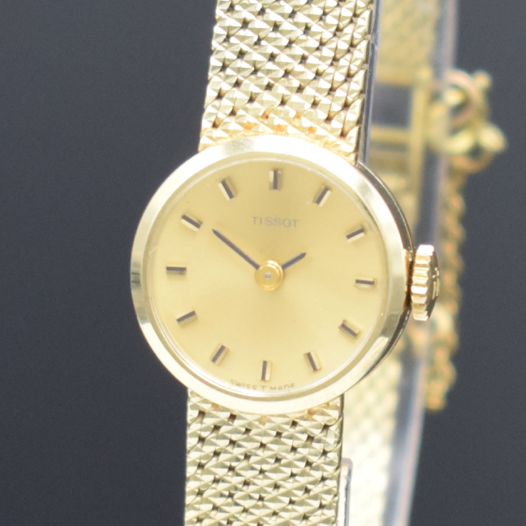 Detail c: TISSOT Damenarmbanduhr in GG 585/000 mit GG 585/000 Goldband, Schweiz um 1960, Handaufzug, 2-teil. Geh., Boden aufgedr., orig. Milanaiseband, verg. ...