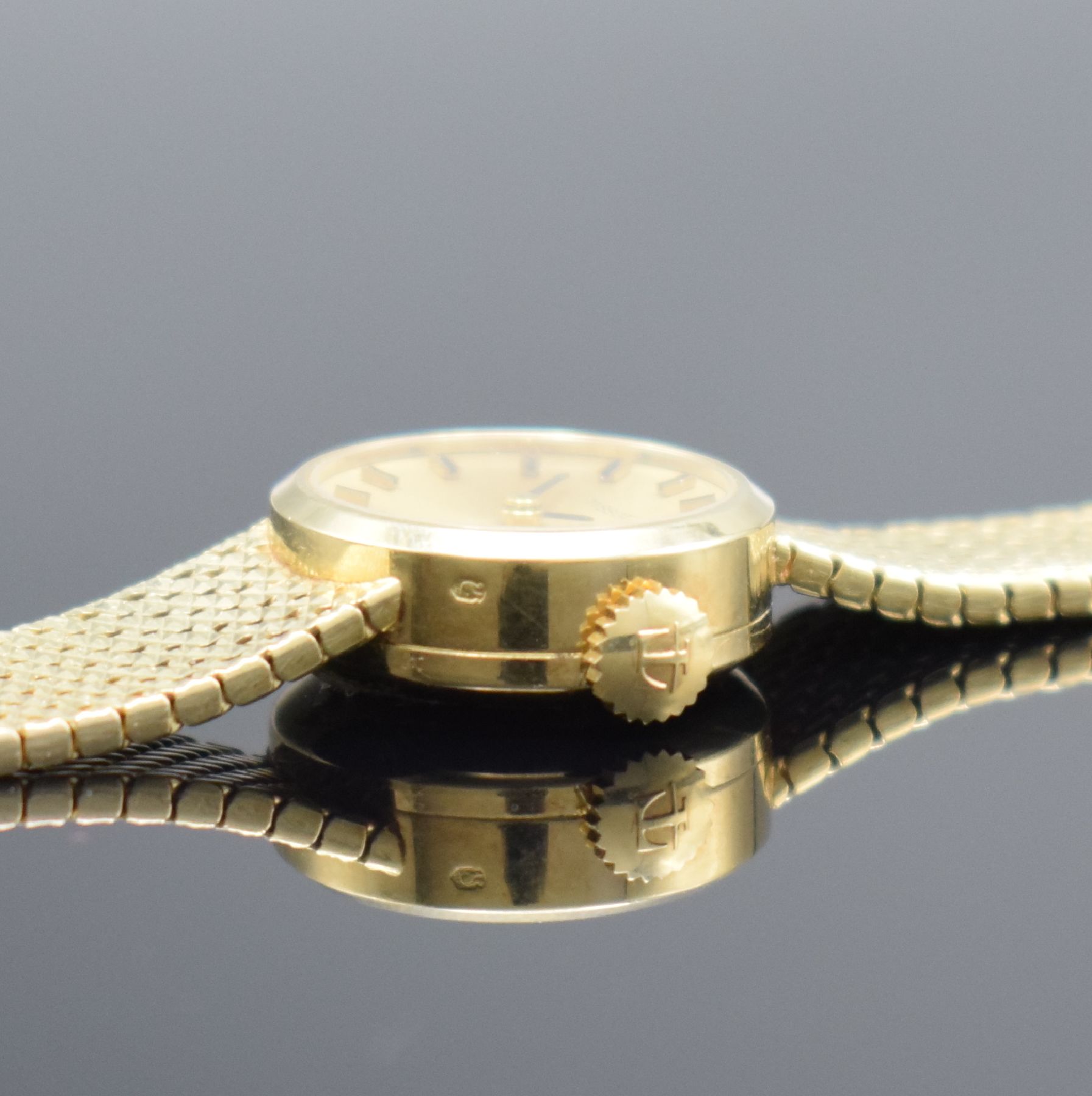 Detail f: TISSOT Damenarmbanduhr in GG 585/000 mit GG 585/000 Goldband, Schweiz um 1960, Handaufzug, 2-teil. Geh., Boden aufgedr., orig. Milanaiseband, verg. ...