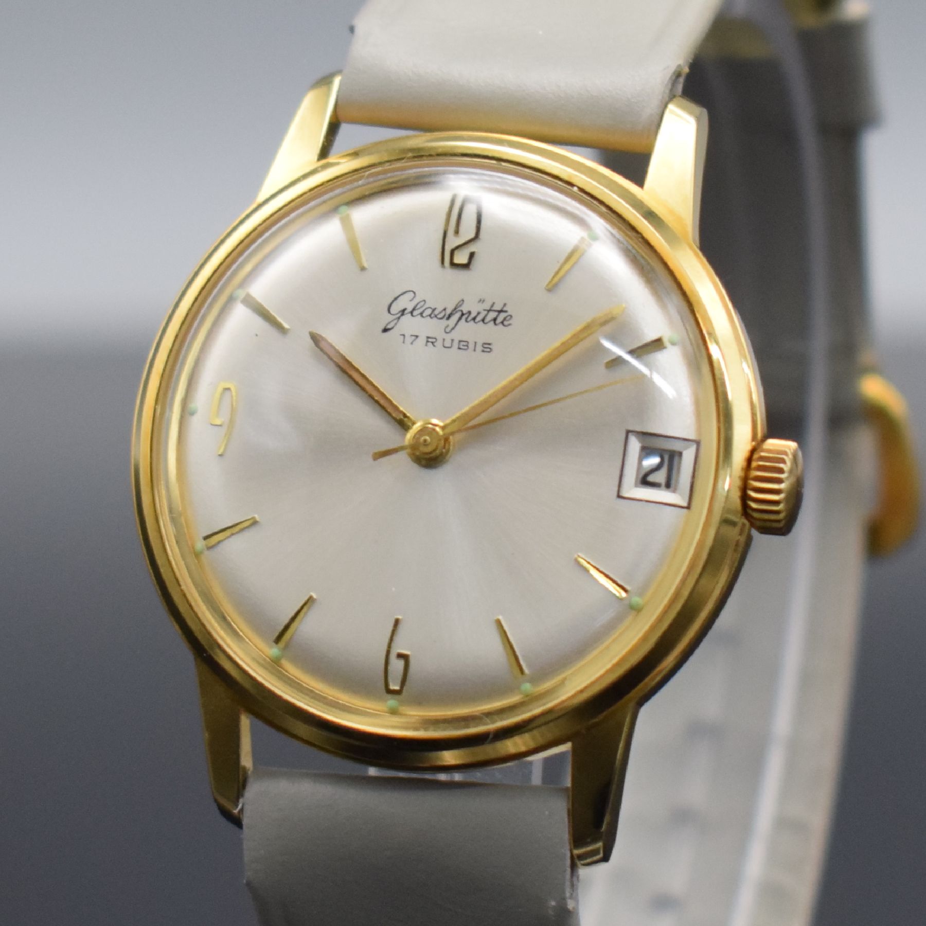 Detail c: GLASHÜTTE Kaliber 69.1 neuwertige Armbanduhr mit original Box & Papier, DDR um 1965, Handaufzug, verg. Geh. m. gedr. Stahlboden, silb. Zifferbl., ...