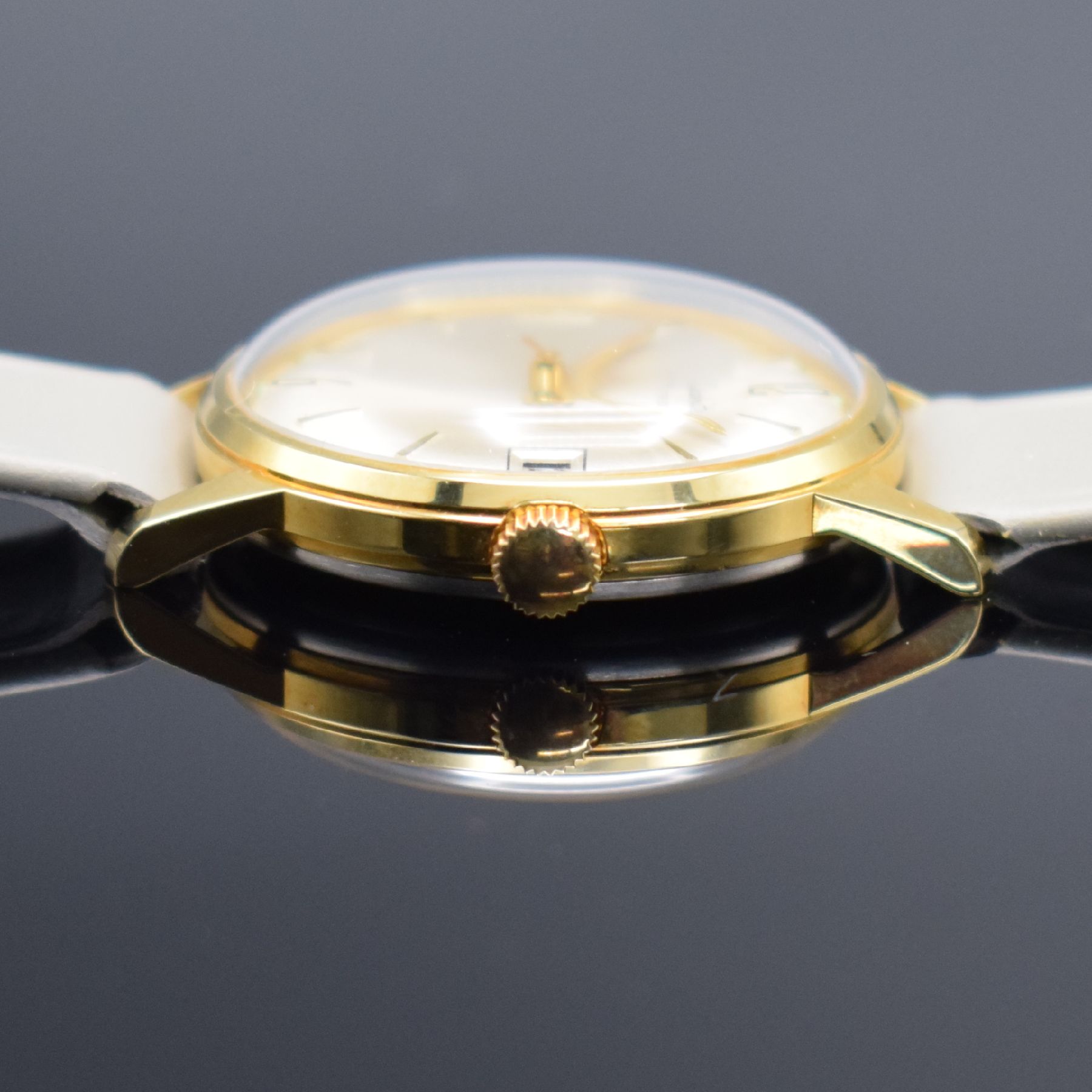 Detail e: GLASHÜTTE Kaliber 69.1 neuwertige Armbanduhr mit original Box & Papier, DDR um 1965, Handaufzug, verg. Geh. m. gedr. Stahlboden, silb. Zifferbl., ...