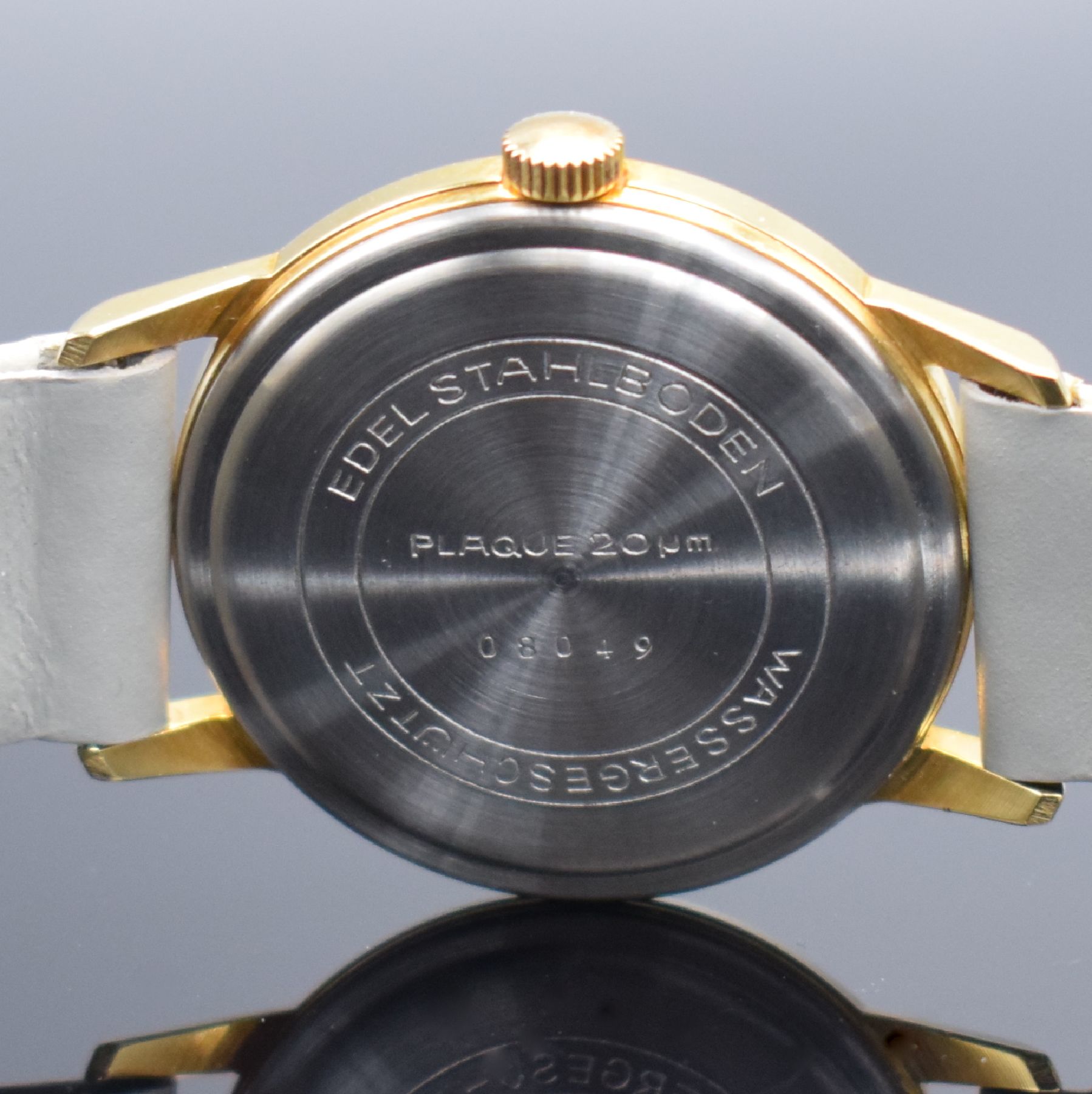 Detail f: GLASHÜTTE Kaliber 69.1 neuwertige Armbanduhr mit original Box & Papier, DDR um 1965, Handaufzug, verg. Geh. m. gedr. Stahlboden, silb. Zifferbl., ...