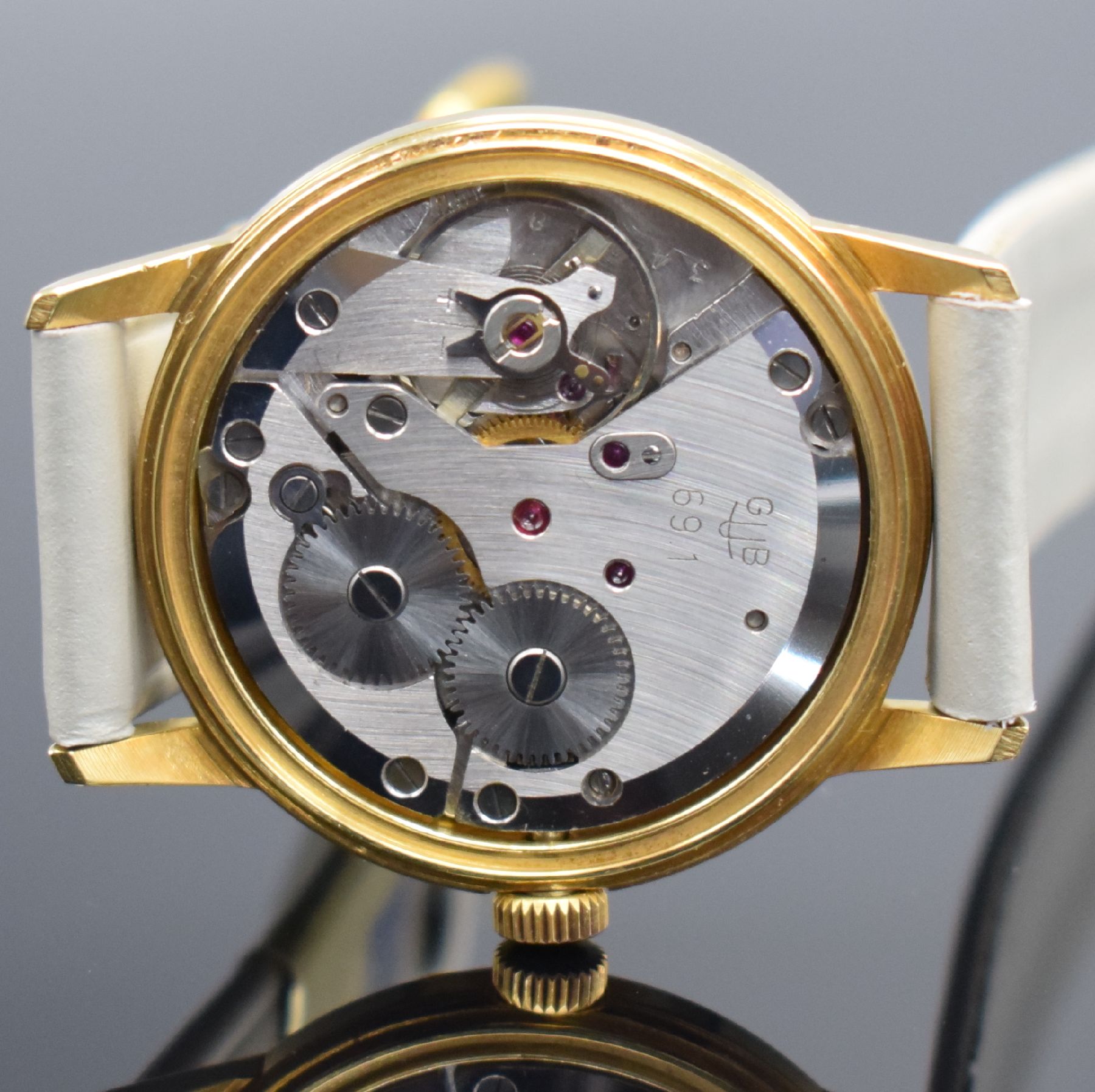 Detail g: GLASHÜTTE Kaliber 69.1 neuwertige Armbanduhr mit original Box & Papier, DDR um 1965, Handaufzug, verg. Geh. m. gedr. Stahlboden, silb. Zifferbl., ...