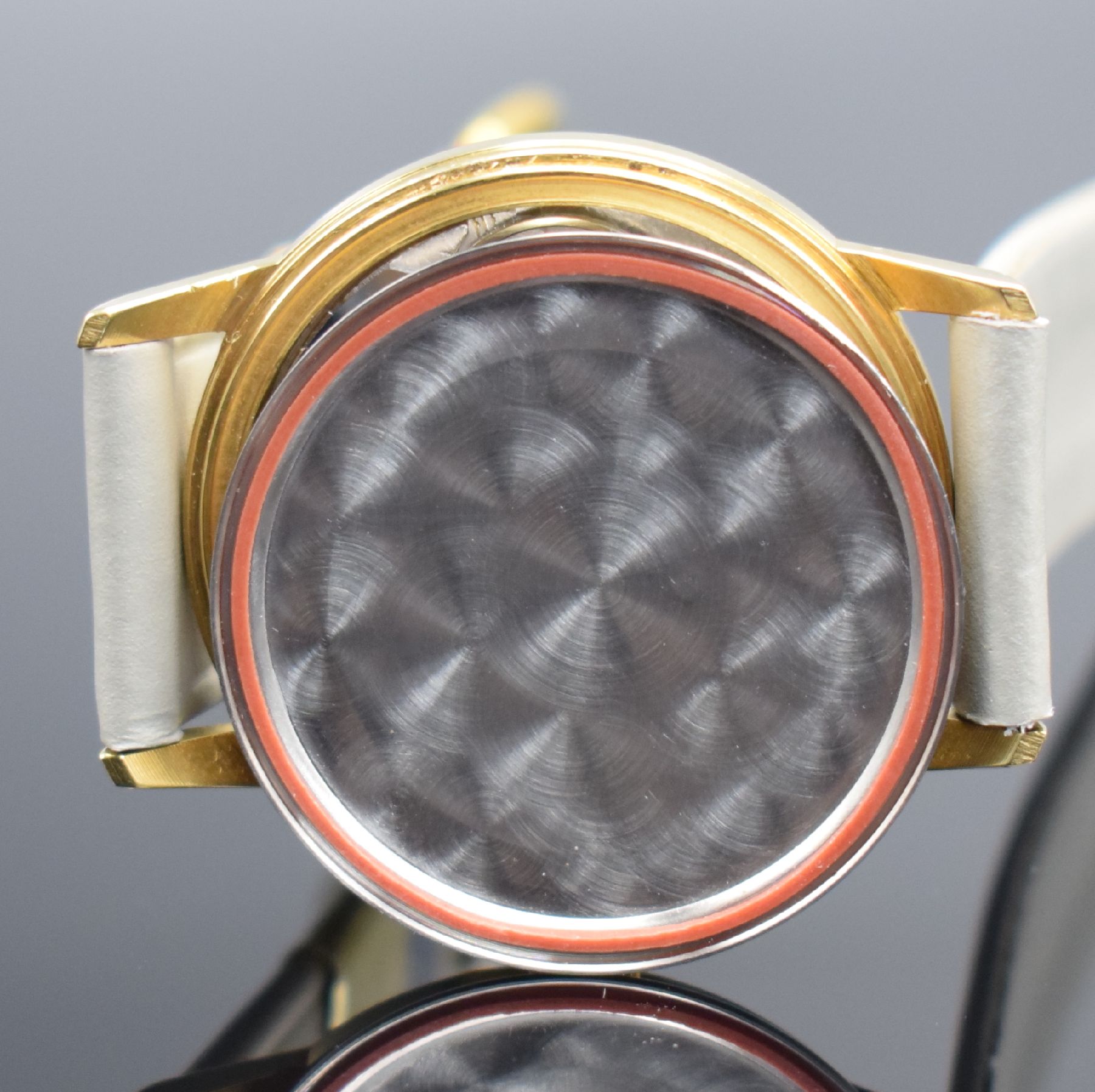 Detail h: GLASHÜTTE Kaliber 69.1 neuwertige Armbanduhr mit original Box & Papier, DDR um 1965, Handaufzug, verg. Geh. m. gedr. Stahlboden, silb. Zifferbl., ...