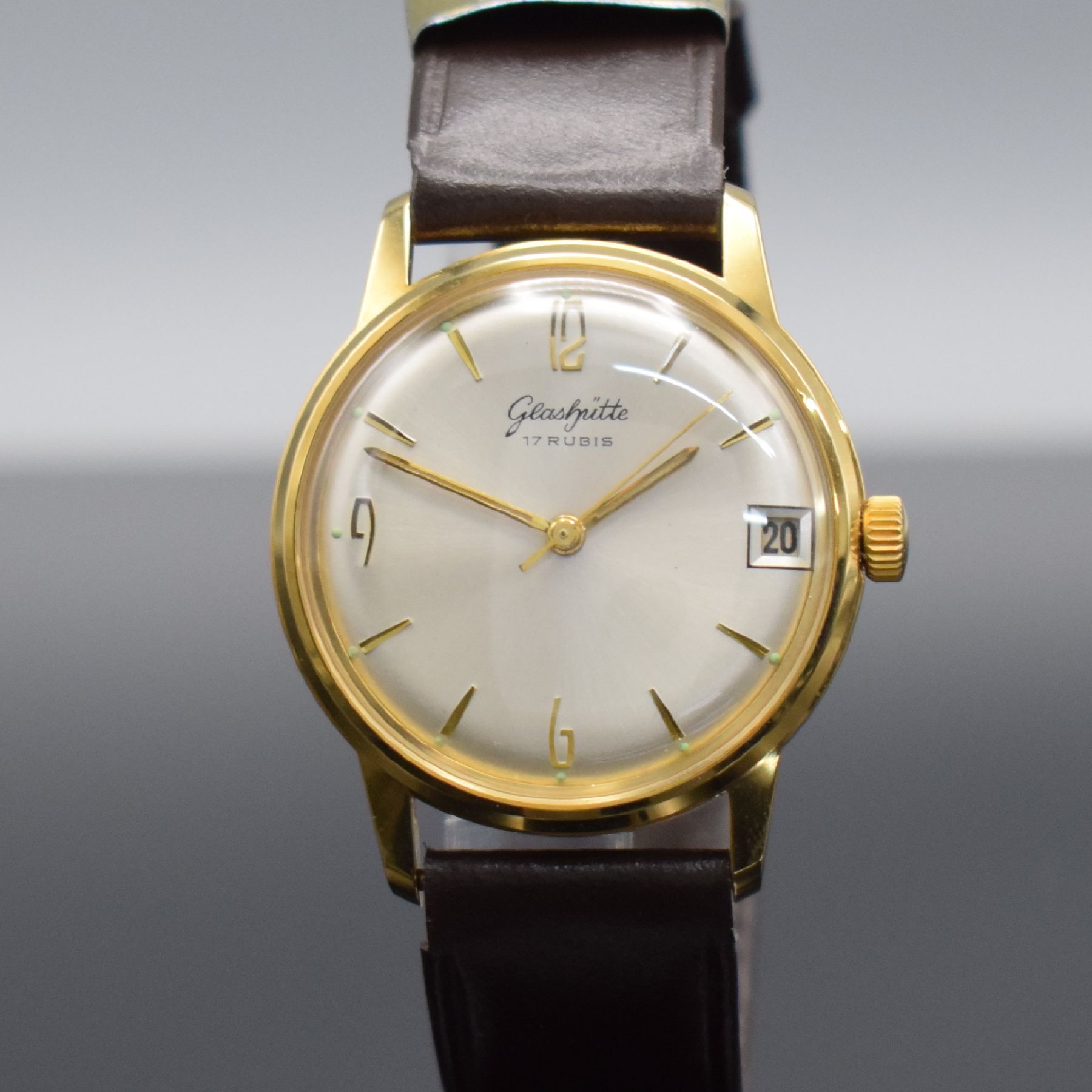 Detail c: GLASHÜTTE Kaliber 69.1 neuwertige Armbanduhr mit original Box & Papier, DDR um 1965, Handaufzug, verg. Geh. m. gedr. Stahlboden, silb. Zifferbl., ...