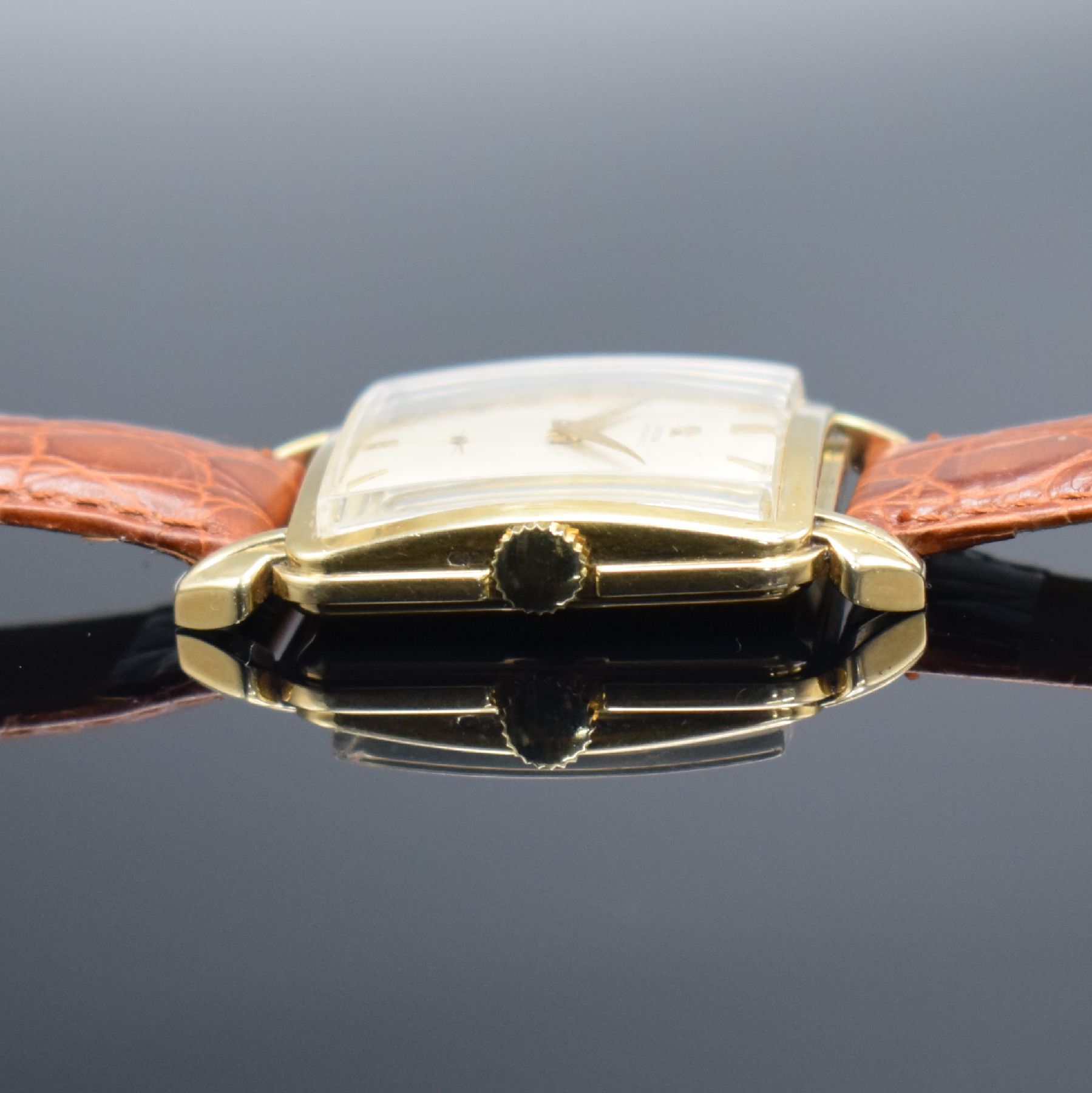 Detail e: OMEGA Referenz 3903 quadratische Armbanduhr mit Hammerautomatik in GG 585/000, Schweiz um 1950, gedr. Geh., silb. Zifferbl. fl., aufges. gold. ...