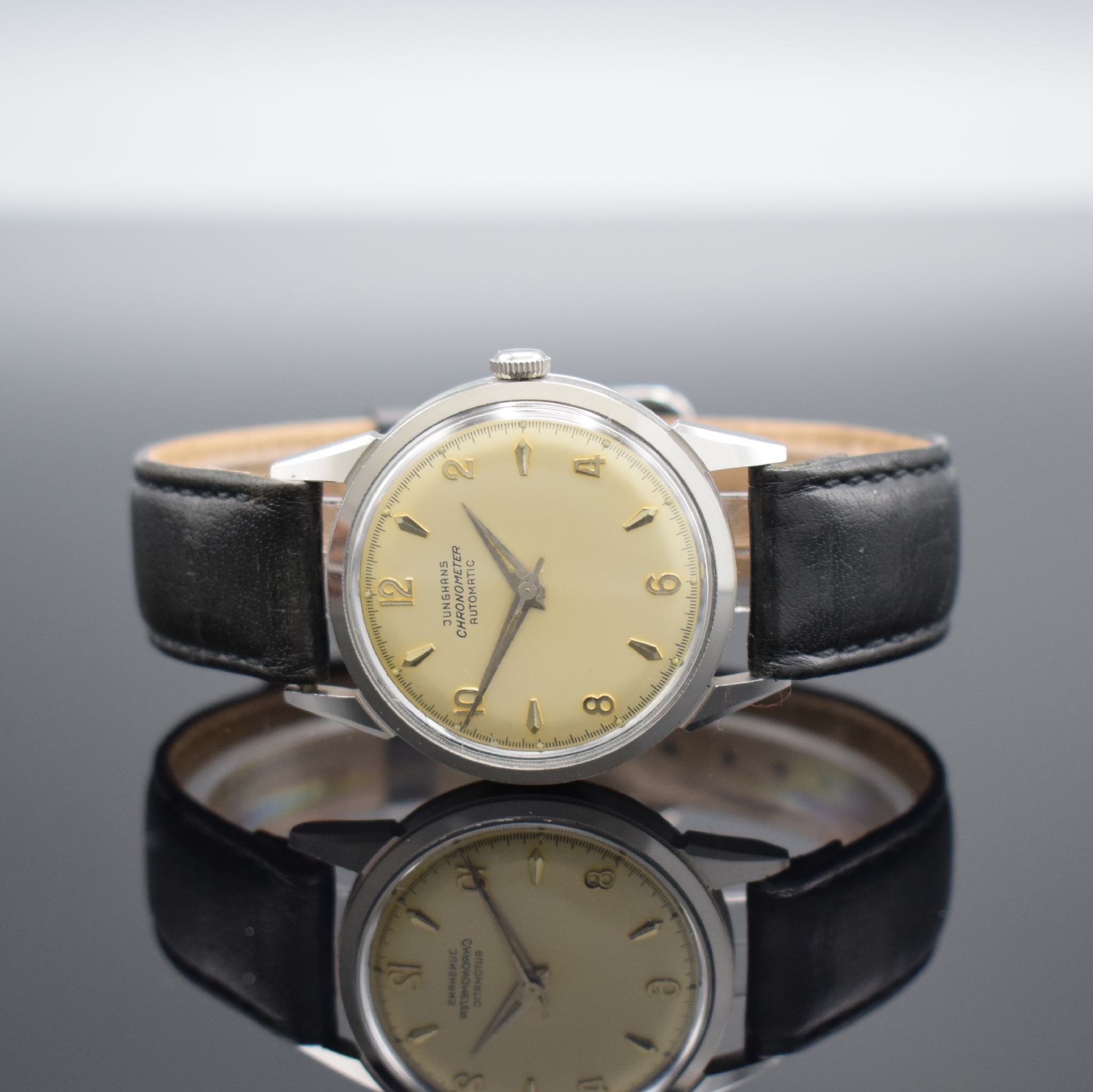 JUNGHANS Chronometer Armbanduhr in Stahl, Deutschland um 1960, Automatik, gedr. Geh., gut erhaltenes silb. Zifferbl., silb. arab. Zahlen & Indizes, ...