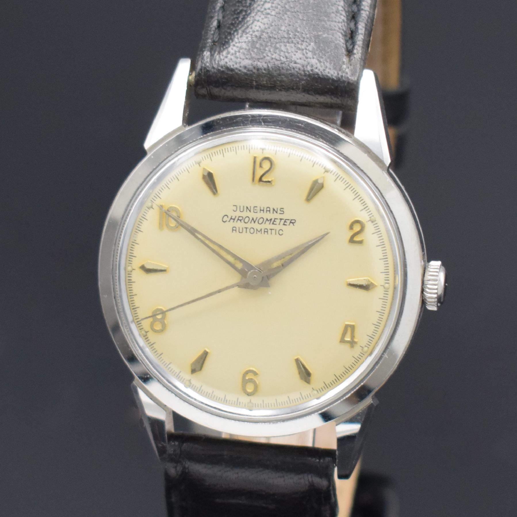 Detail c: JUNGHANS Chronometer Armbanduhr in Stahl, Deutschland um 1960, Automatik, gedr. Geh., gut erhaltenes silb. Zifferbl., silb. arab. Zahlen & Indizes, ...