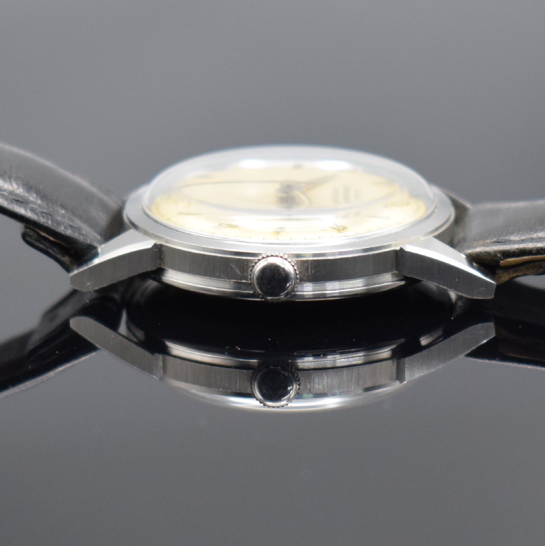 Detail d: JUNGHANS Chronometer Armbanduhr in Stahl, Deutschland um 1960, Automatik, gedr. Geh., gut erhaltenes silb. Zifferbl., silb. arab. Zahlen & Indizes, ...
