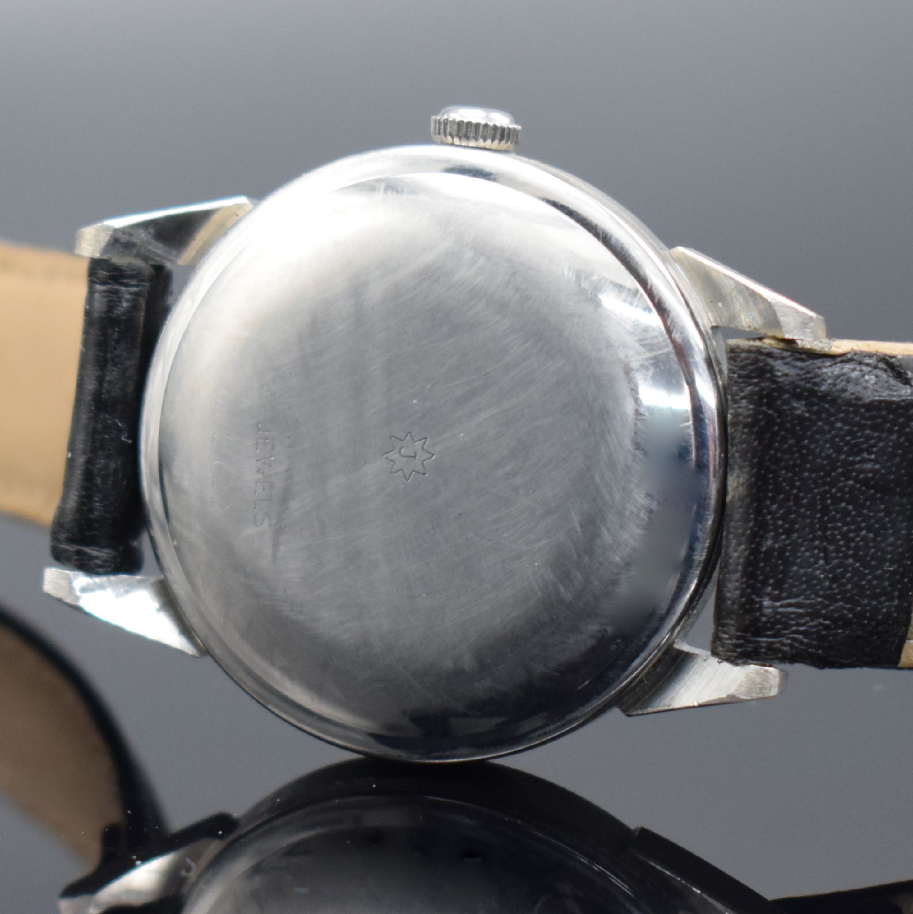 Detail f: JUNGHANS Chronometer Armbanduhr in Stahl, Deutschland um 1960, Automatik, gedr. Geh., gut erhaltenes silb. Zifferbl., silb. arab. Zahlen & Indizes, ...