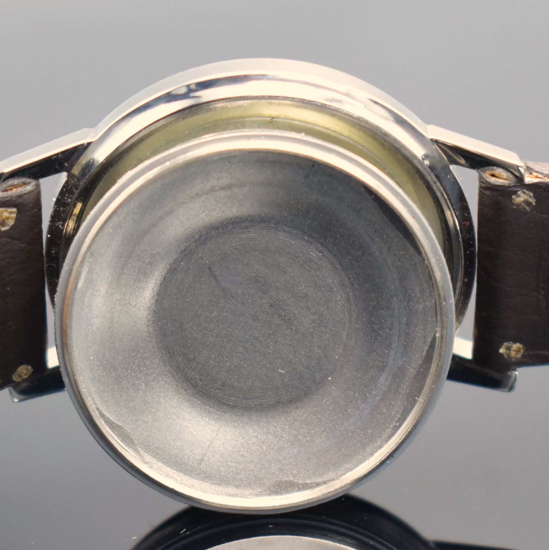 Detail h: WERBA sehr seltene Armbanduhr mit springender Zentralsekunde in Stahl, Schweiz um 1965, Handaufzug, 2-tlg. Geh., Boden verschr., sehr schönes & ...