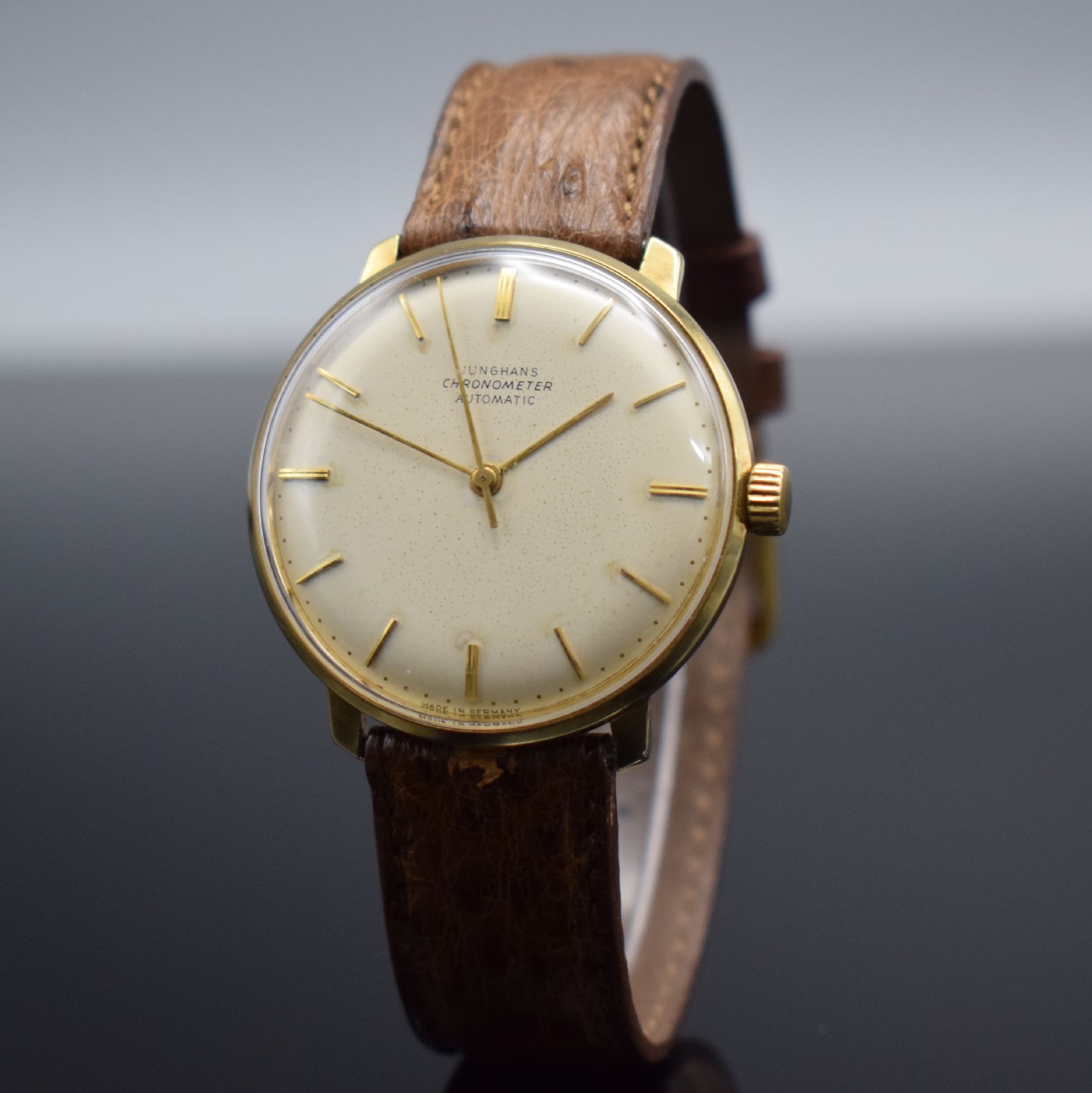 Detail b: JUNGHANS Chronometer Kaliber 83/S seltene Armbanduhr in GG 585/000, Deutschland um 1965, Automatik, massives 2-tlg. Geh., Boden aufgedr., silb. ...