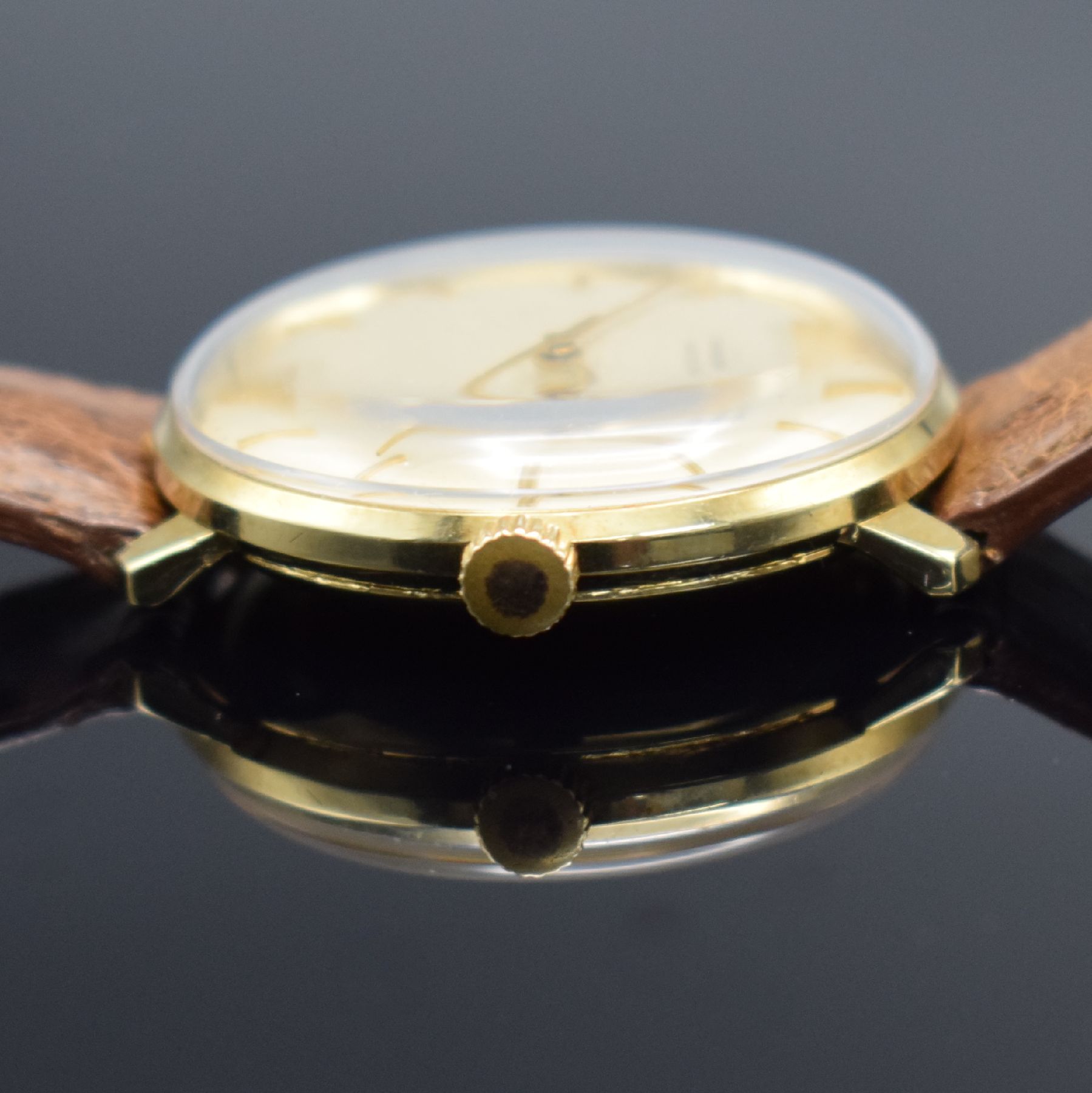 Detail d: JUNGHANS Chronometer Kaliber 83/S seltene Armbanduhr in GG 585/000, Deutschland um 1965, Automatik, massives 2-tlg. Geh., Boden aufgedr., silb. ...